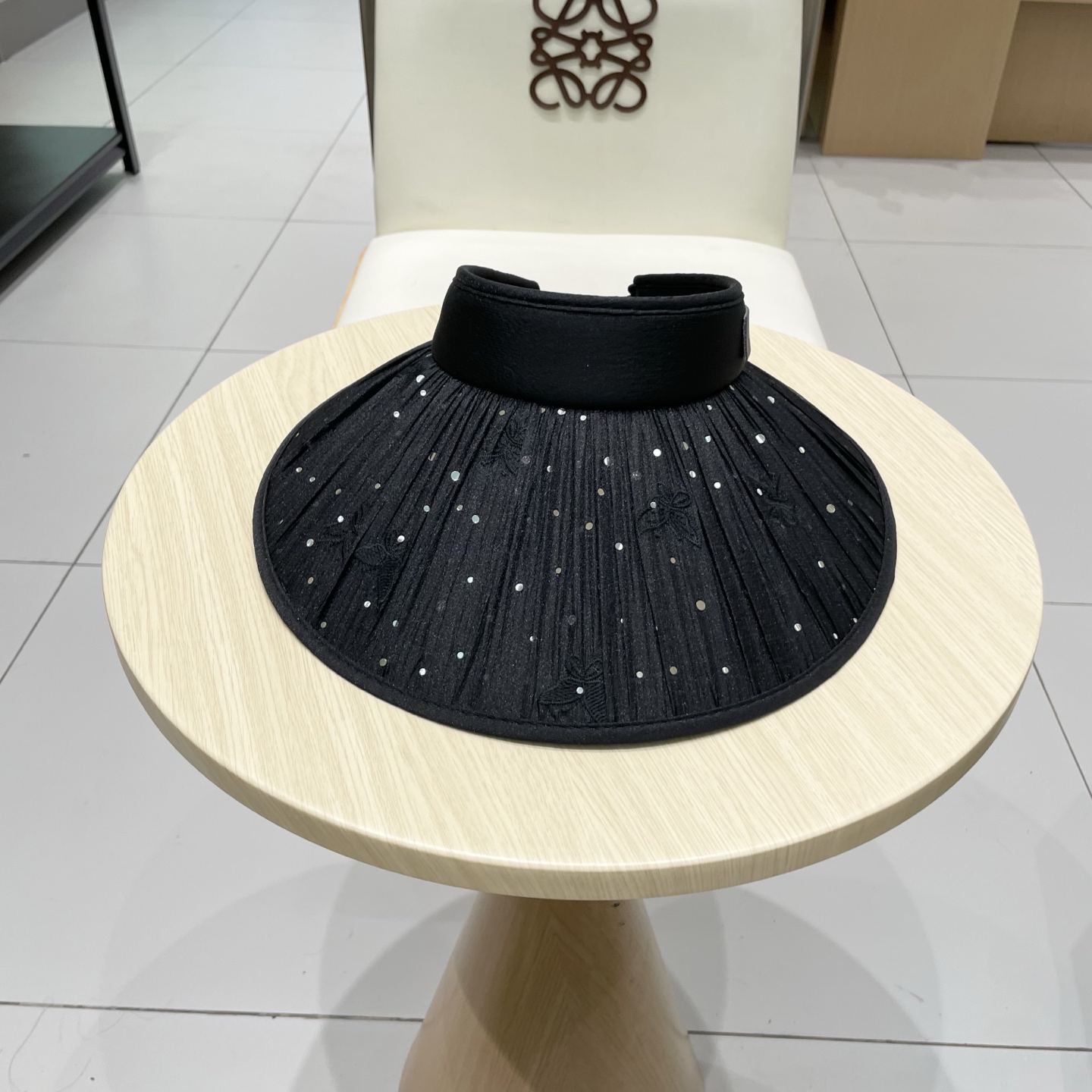  缪缪miumiu2025新款女夏季闪亮水钻空顶遮阳帽百搭优雅出游发箍帽防紫外线帽