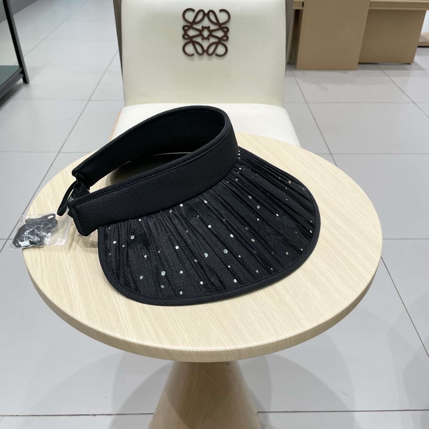  缪缪miumiu2025新款女夏季闪亮水钻空顶遮阳帽百搭优雅出游发箍帽防紫外线帽