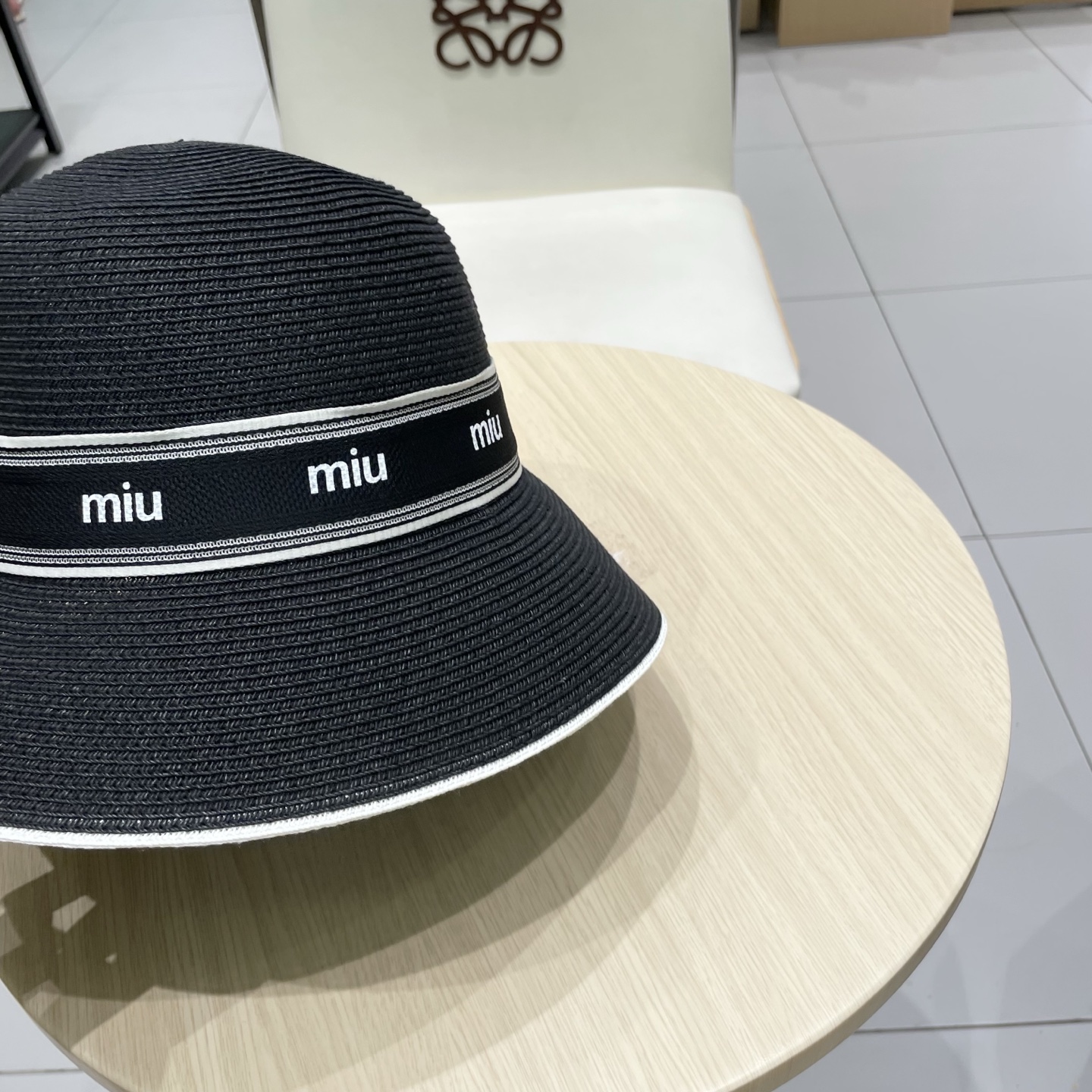  miumiu缪缪新款拉菲草帽，重工打造，专柜同款，头围57cm