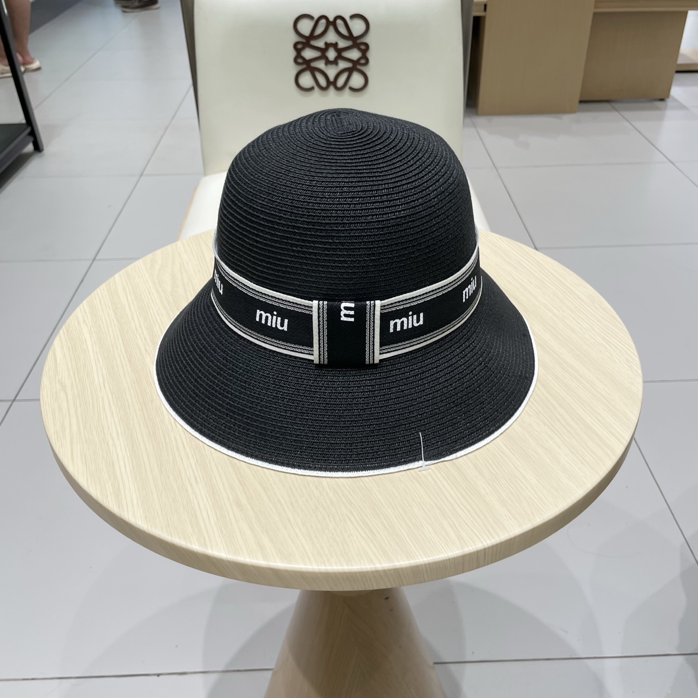 miumiu缪缪新款拉菲草帽，重工打造，专柜同款，头围57cm