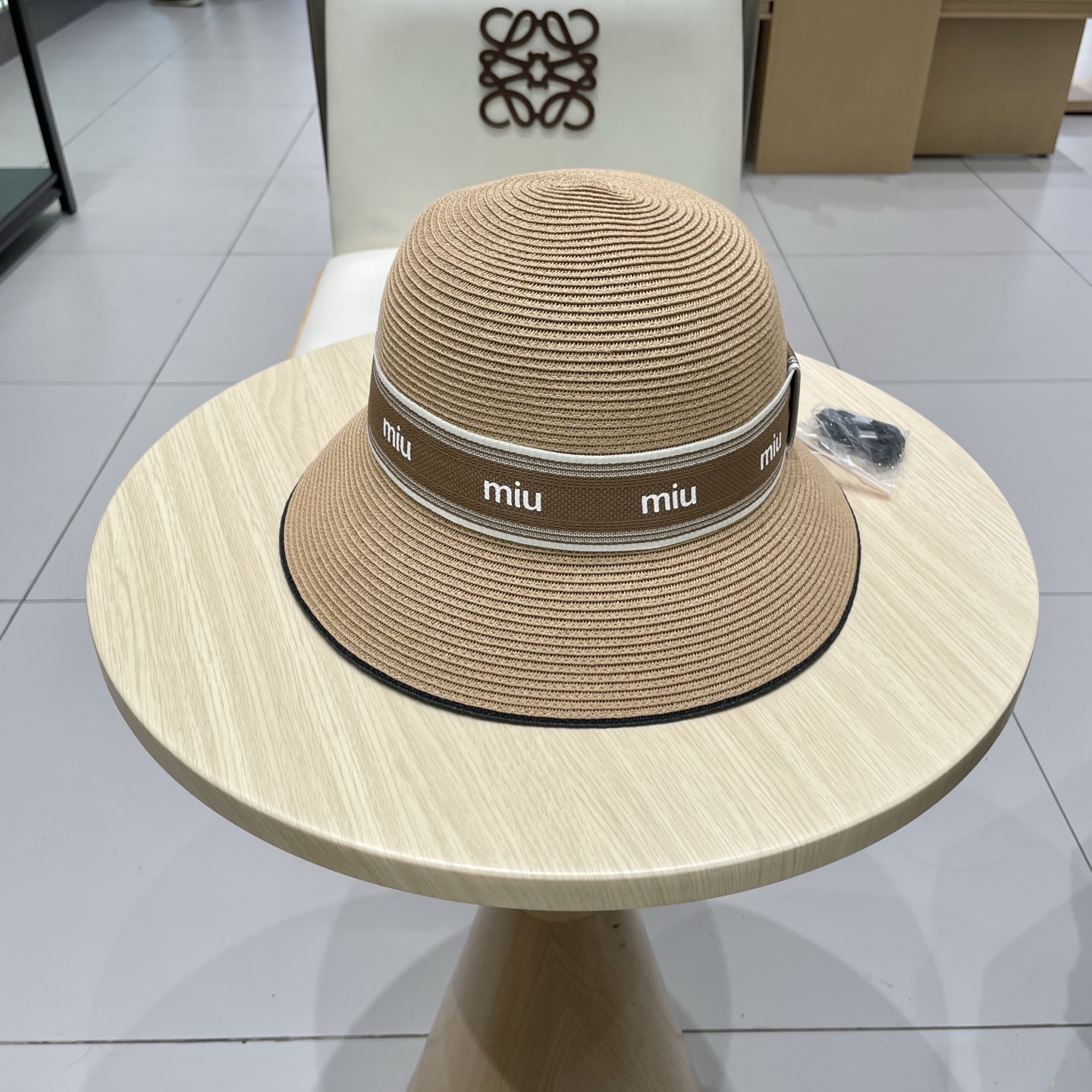  miumiu缪缪新款拉菲草帽，重工打造，专柜同款，头围57cm