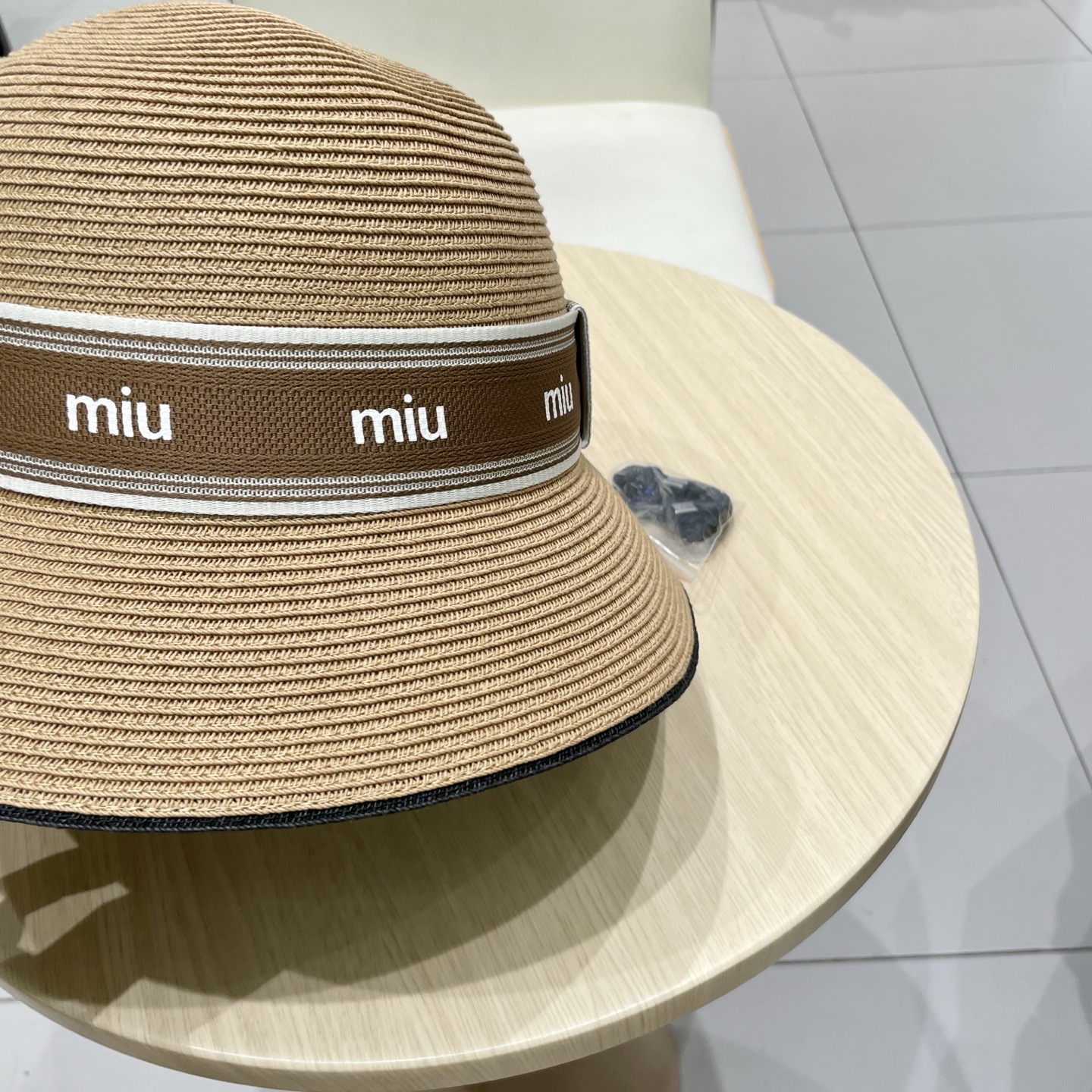  miumiu缪缪新款拉菲草帽，重工打造，专柜同款，头围57cm