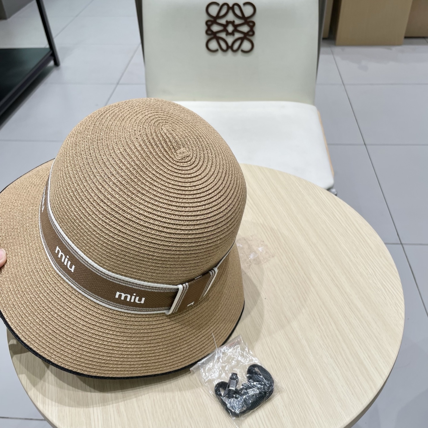  miumiu缪缪新款拉菲草帽，重工打造，专柜同款，头围57cm