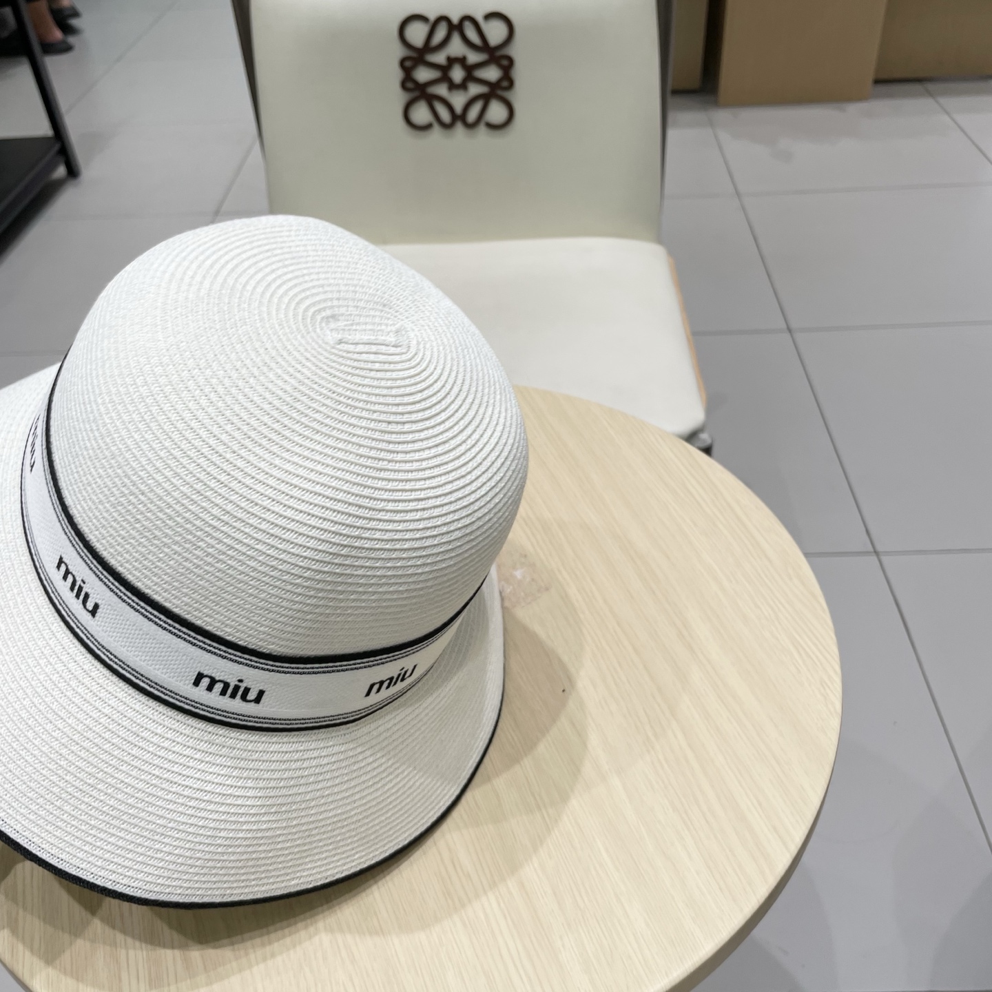  miumiu缪缪新款拉菲草帽，重工打造，专柜同款，头围57cm