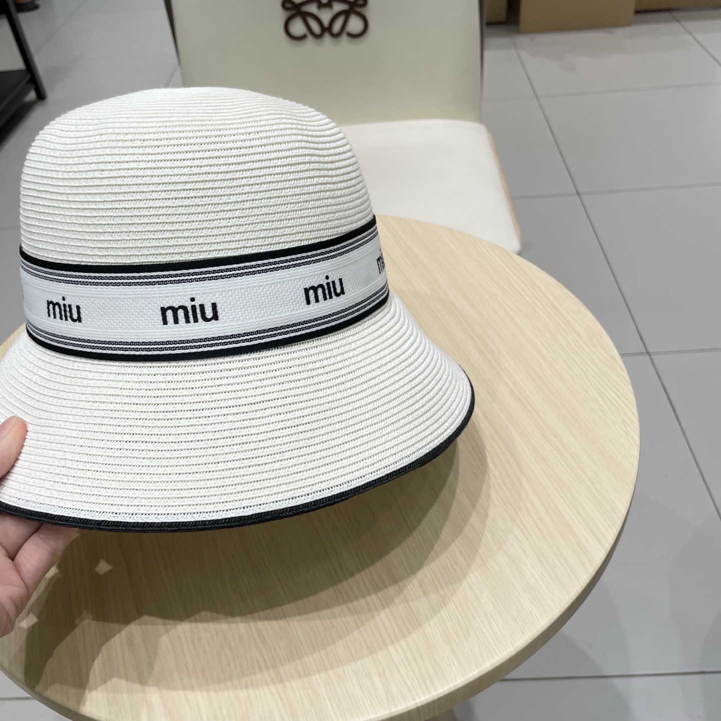 miumiu缪缪新款拉菲草帽，重工打造，专柜同款，头围57cm