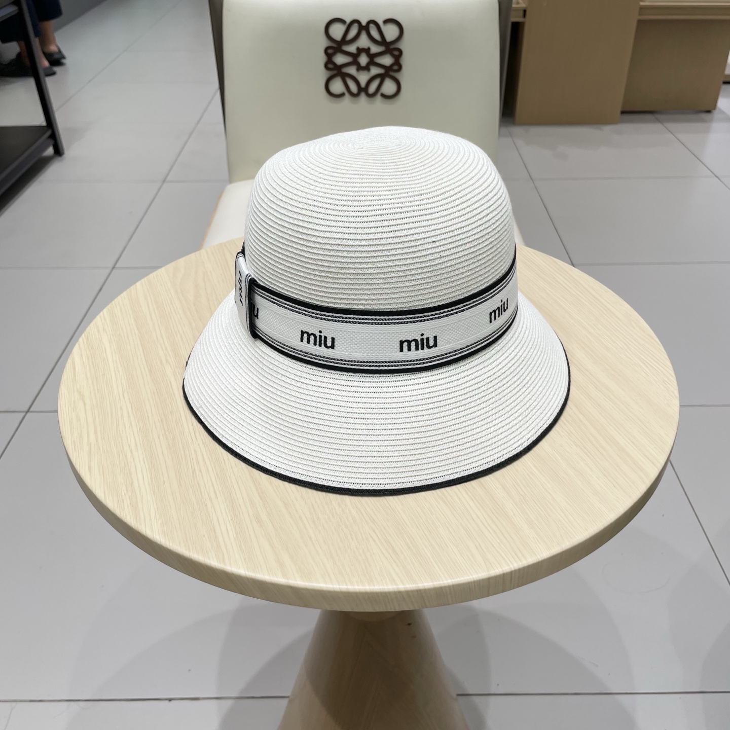  miumiu缪缪新款拉菲草帽，重工打造，专柜同款，头围57cm