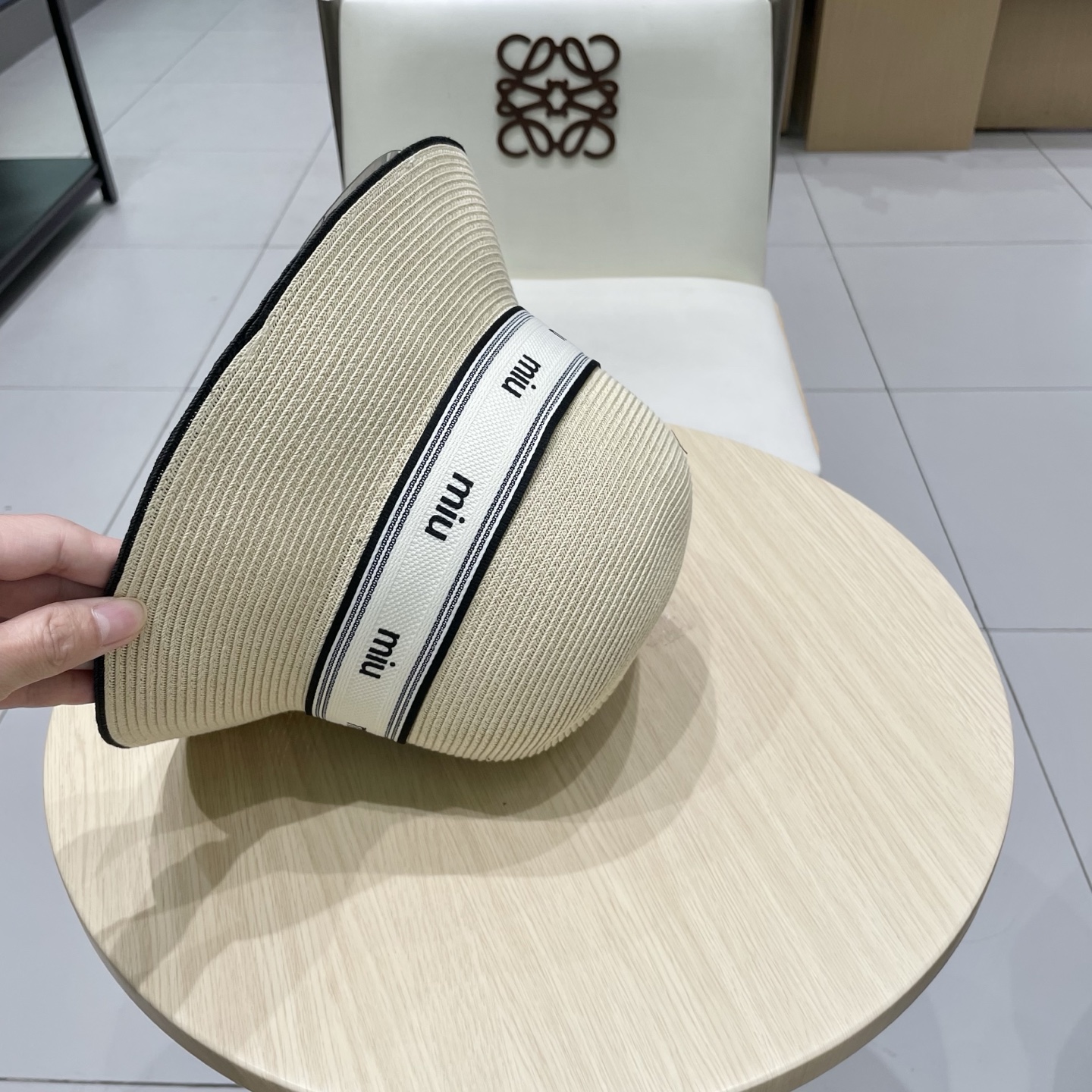  miumiu缪缪新款拉菲草帽，重工打造，专柜同款，头围57cm