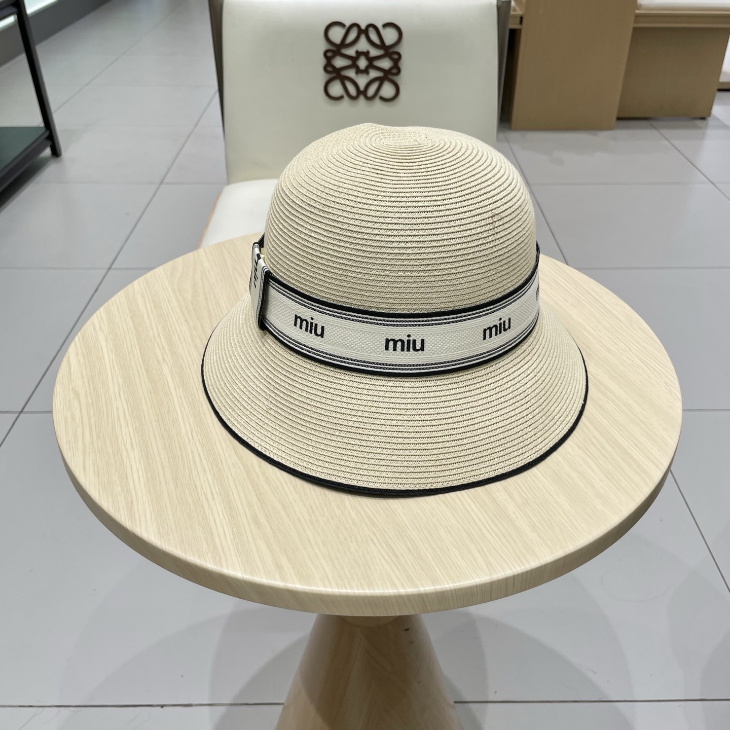  miumiu缪缪新款拉菲草帽，重工打造，专柜同款，头围57cm