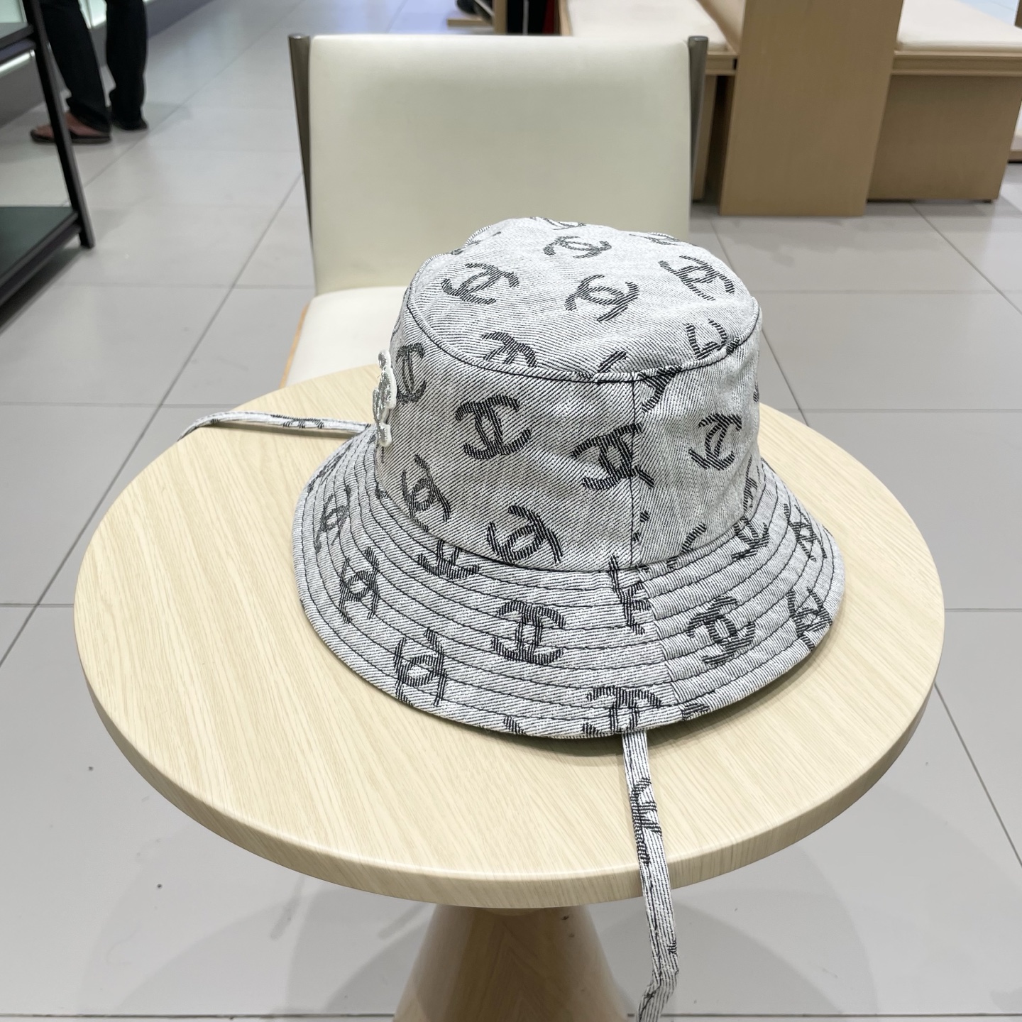  CHANEL香奈儿】新款简约刺绣logo渔夫帽🧢新款出货，大牌款超好搭配，赶紧入手