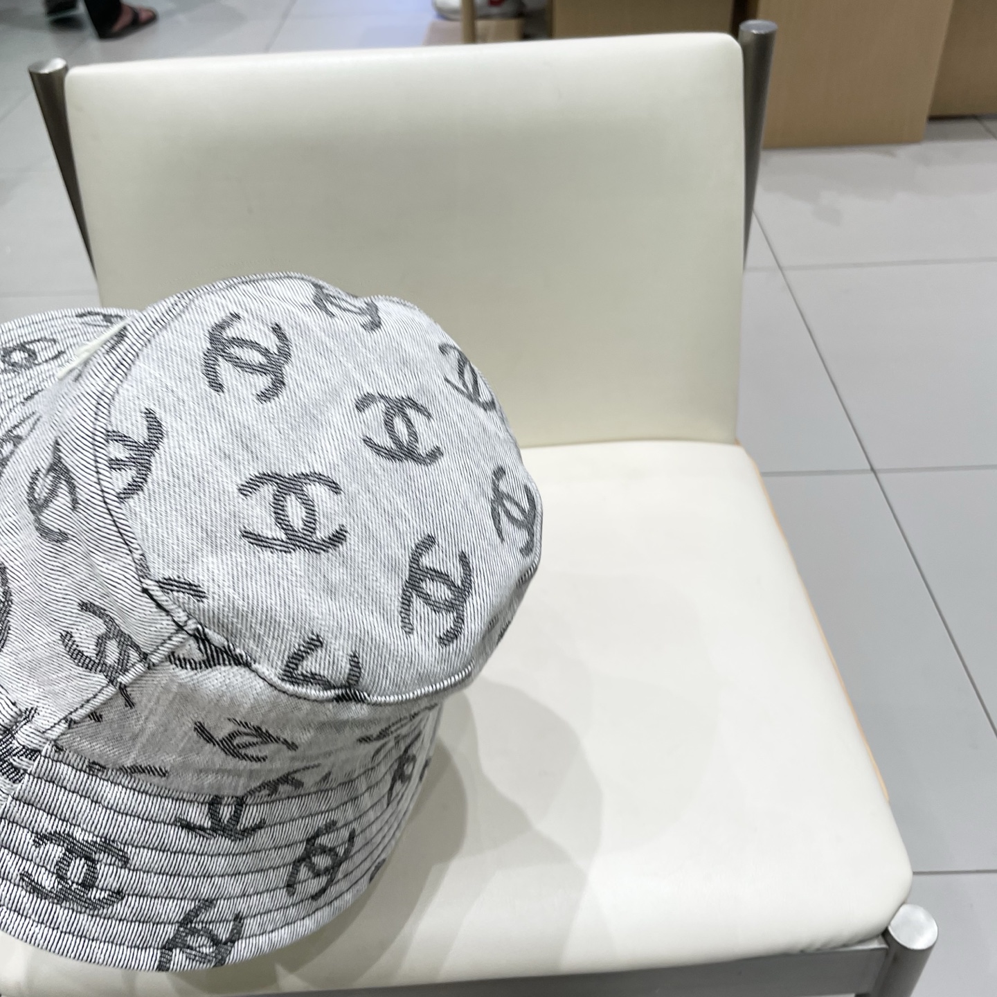  CHANEL香奈儿】新款简约刺绣logo渔夫帽🧢新款出货，大牌款超好搭配，赶紧入手