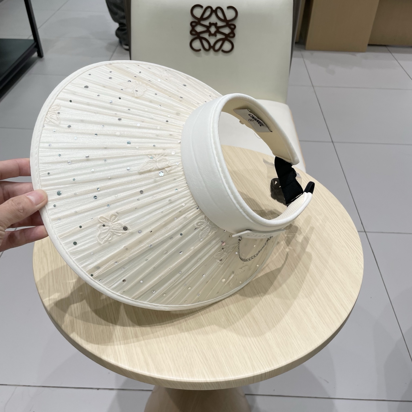  Chanel香奈儿珠片发箍，遮阳空顶帽