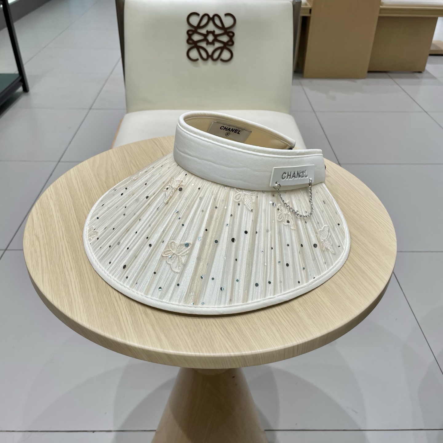  Chanel香奈儿珠片发箍，遮阳空顶帽