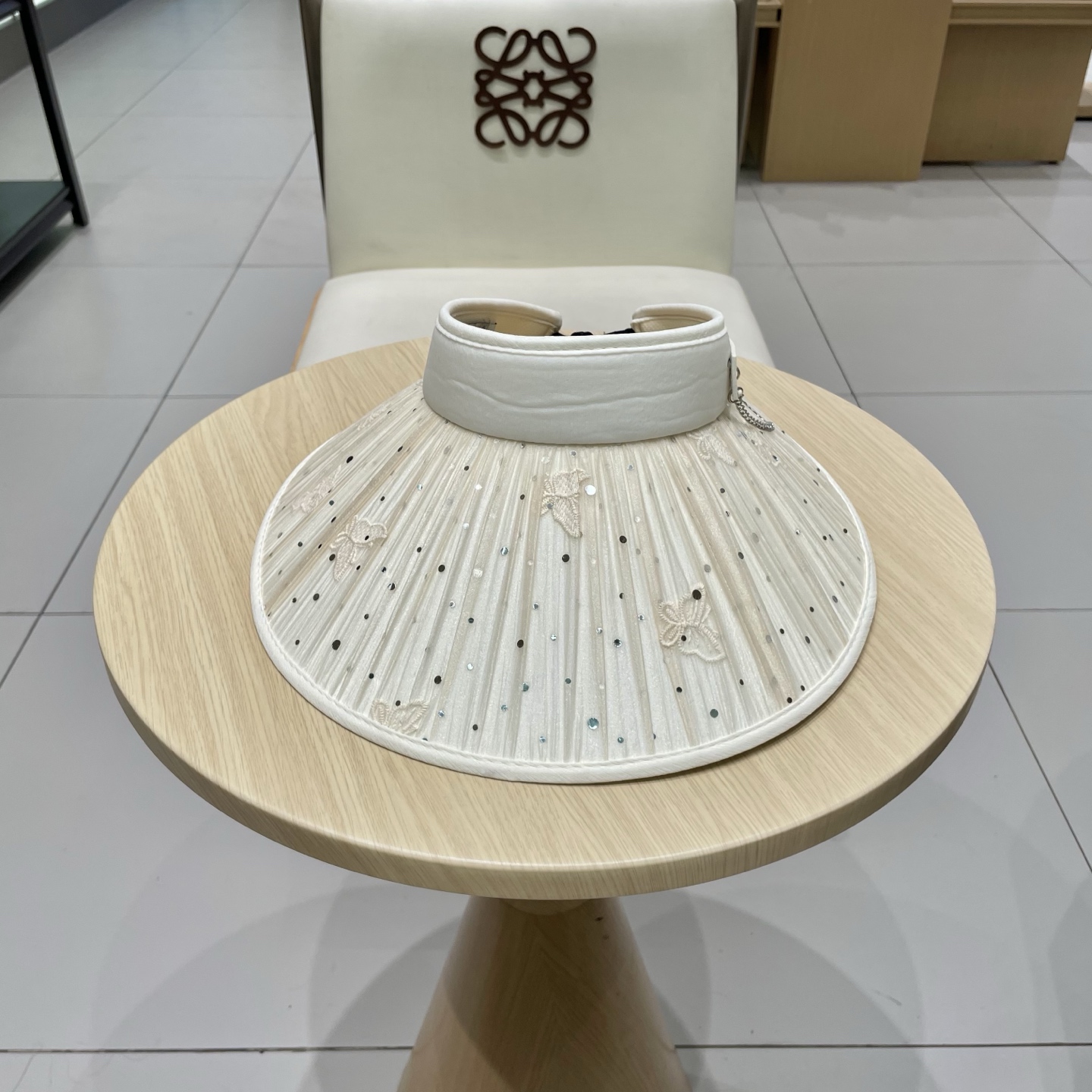  Chanel香奈儿珠片发箍，遮阳空顶帽