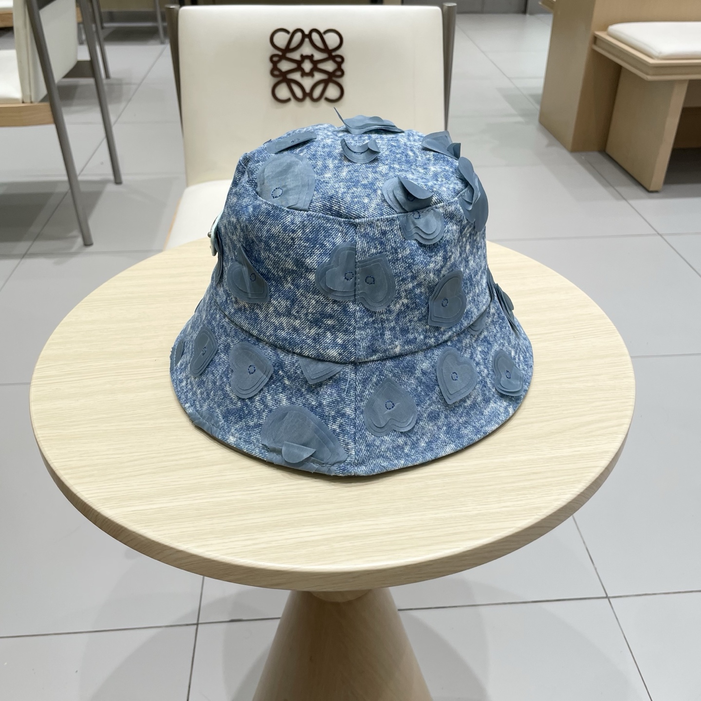  Prada普拉达爱心牛仔渔夫帽女春秋韩版小众显脸小防紫外线盆帽时尚逛街帽子