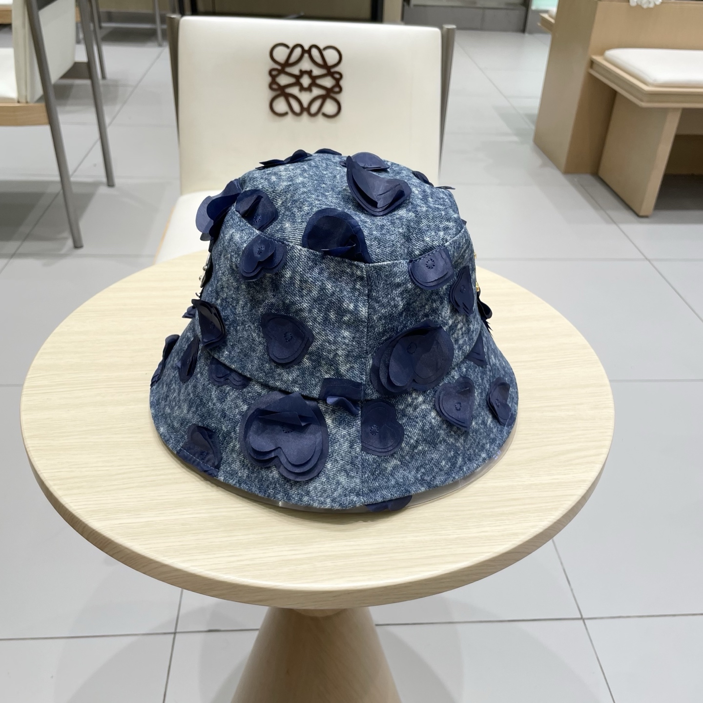  Prada普拉达爱心牛仔渔夫帽女春秋韩版小众显脸小防紫外线盆帽时尚逛街帽子