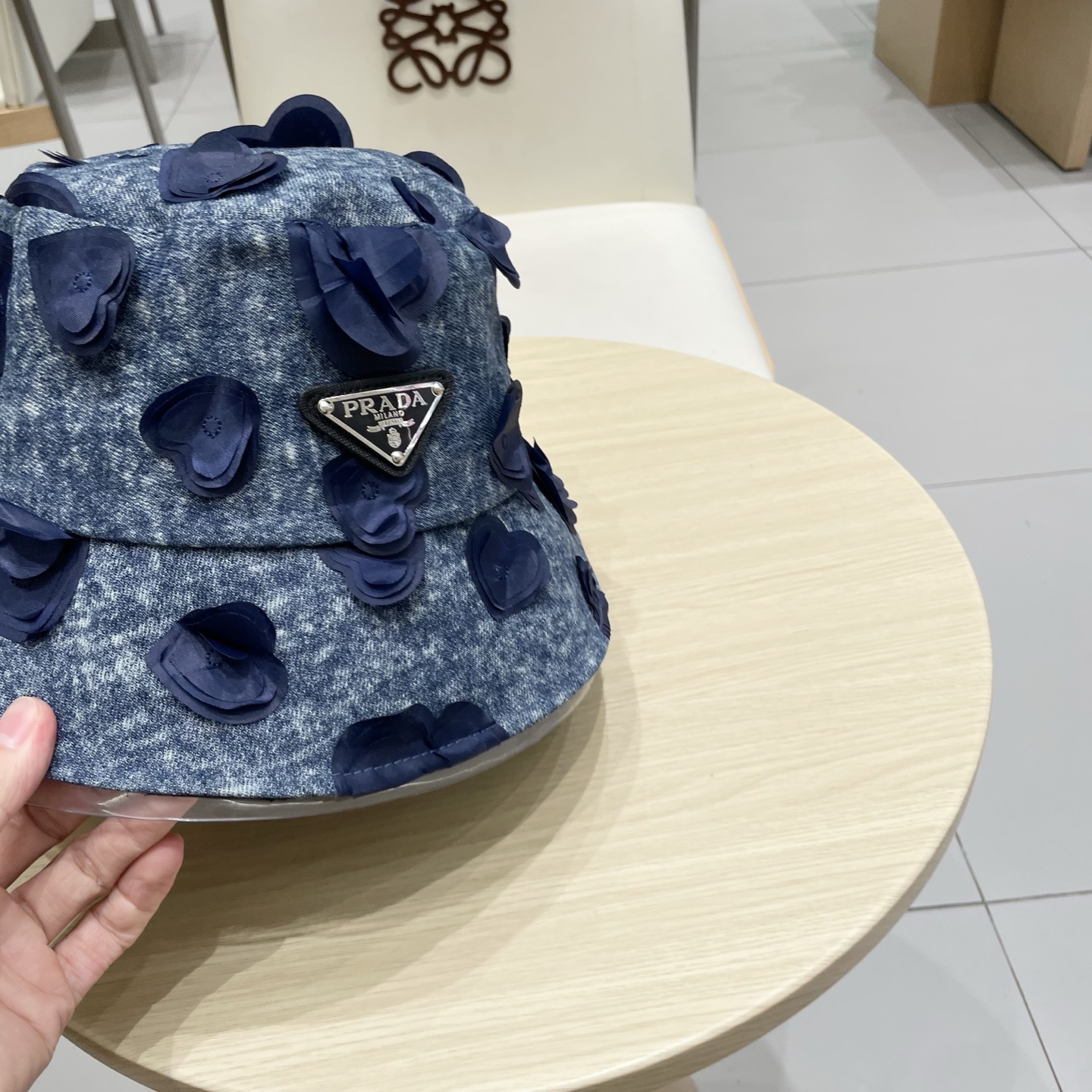  Prada普拉达爱心牛仔渔夫帽女春秋韩版小众显脸小防紫外线盆帽时尚逛街帽子