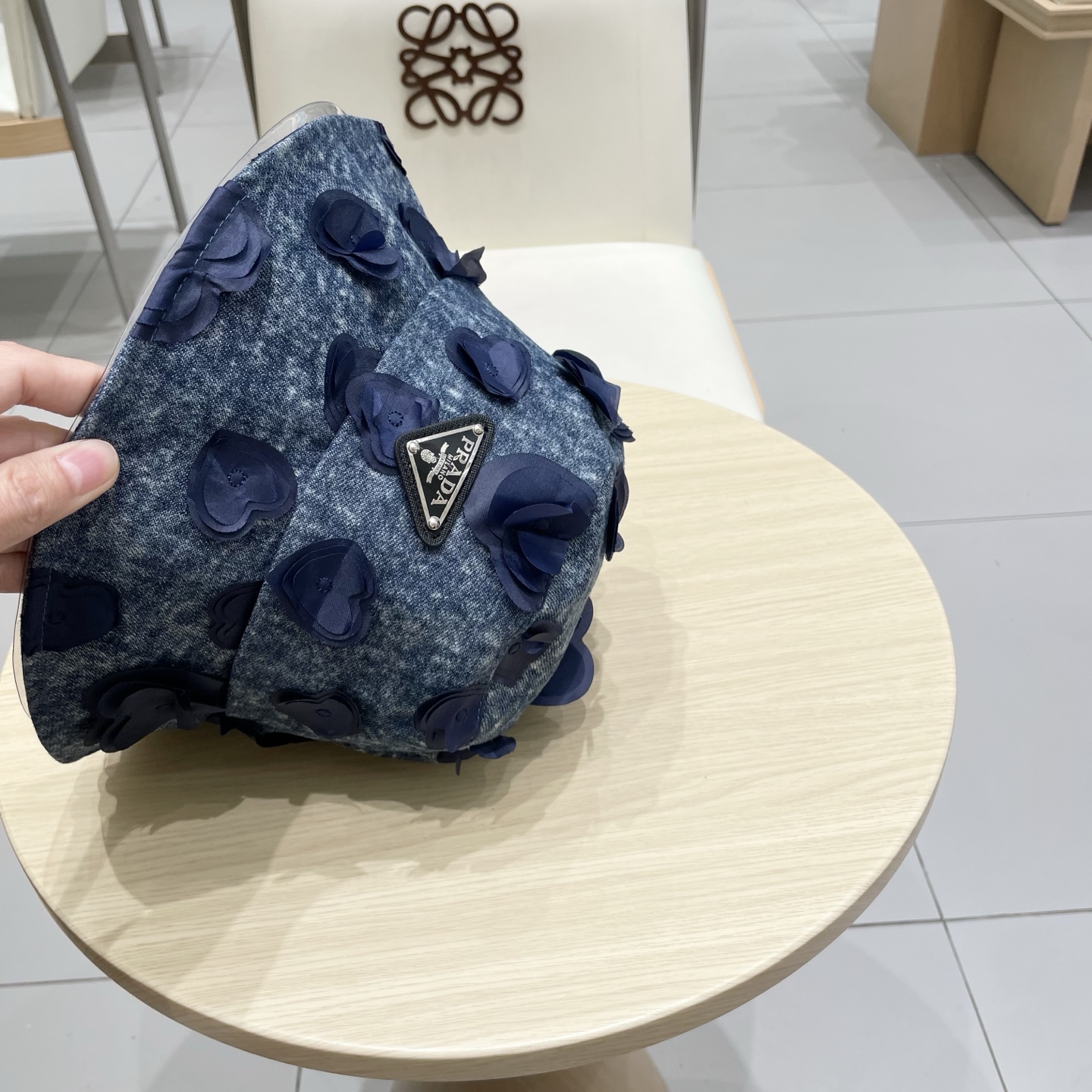  Prada普拉达爱心牛仔渔夫帽女春秋韩版小众显脸小防紫外线盆帽时尚逛街帽子