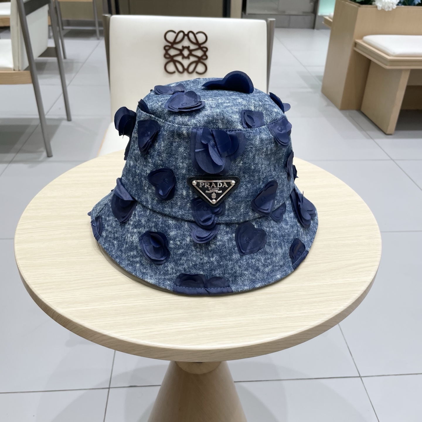 NO:346425,Prada Prada love cowboy fisherman hat women spring and autumn Korean version niche face small UV pot hat fashion shopping hat hat straw hat fisherman hat baseball hat, hat, prada, prada, espadrilles, hatsprada普拉达爱心牛仔渔夫帽女春秋韩版小众显脸小防紫外线盆帽时尚逛街帽子帽子草帽渔夫帽棒球帽,帽子,prada,prada,espadrilles,hats,hat