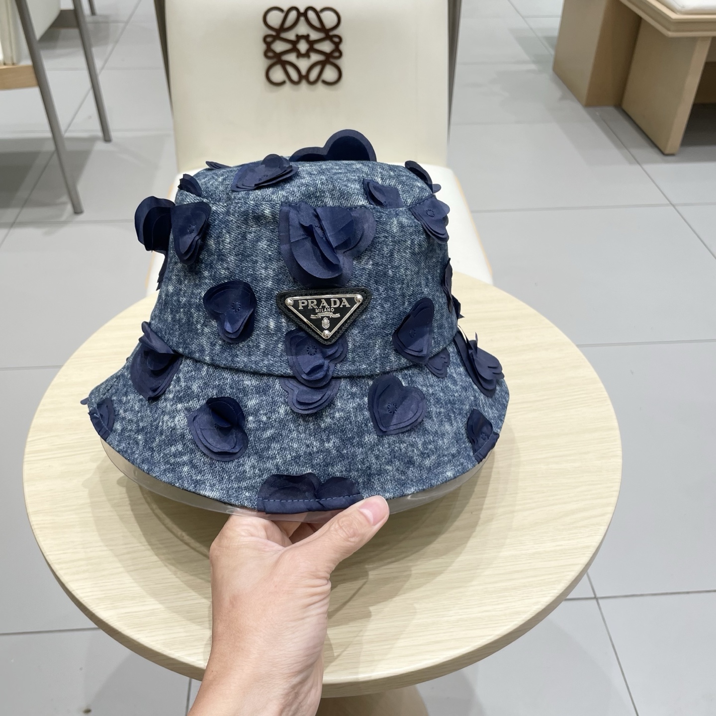  Prada普拉达爱心牛仔渔夫帽女春秋韩版小众显脸小防紫外线盆帽时尚逛街帽子