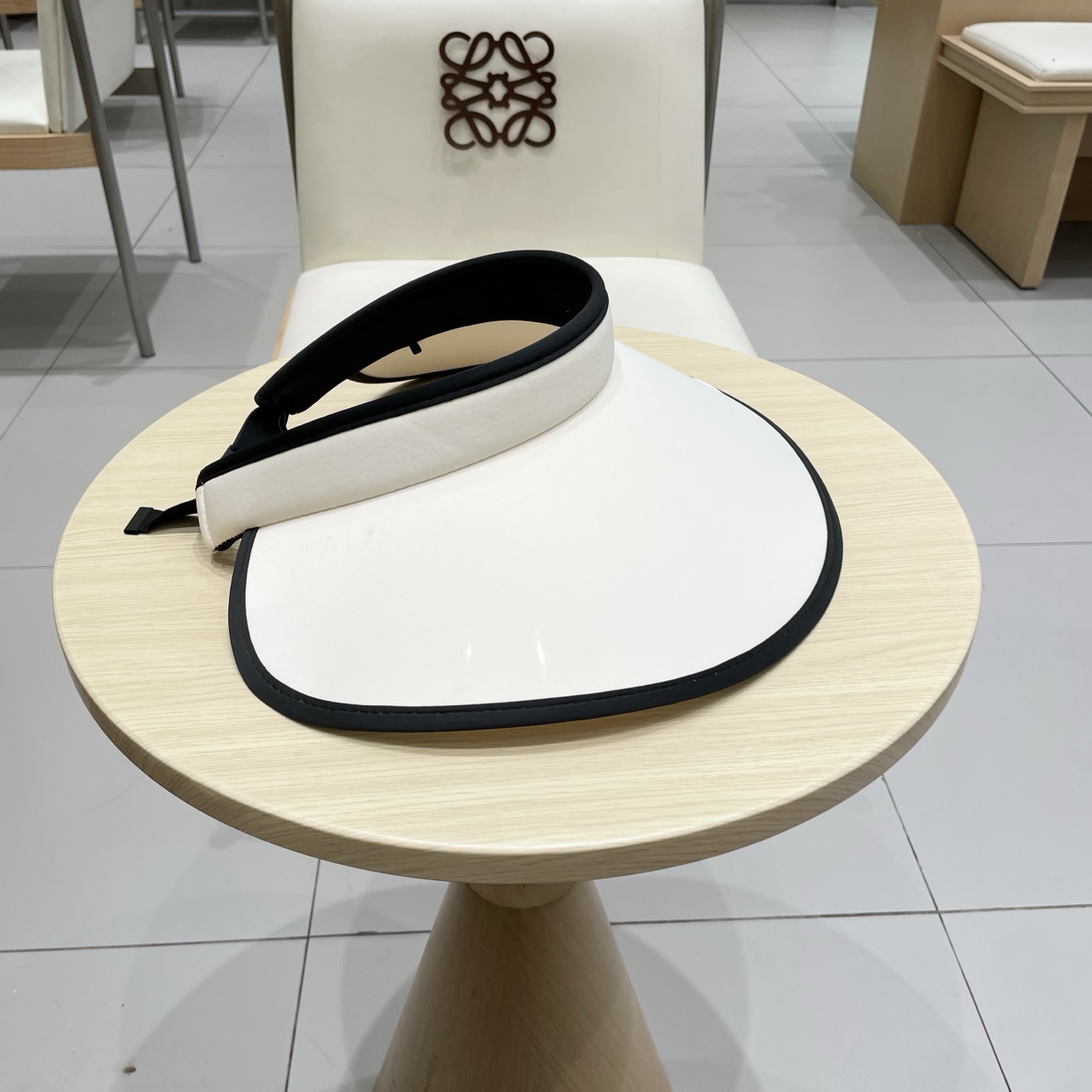  Chanel香奈儿发箍遮大檐阳帽 空顶草帽