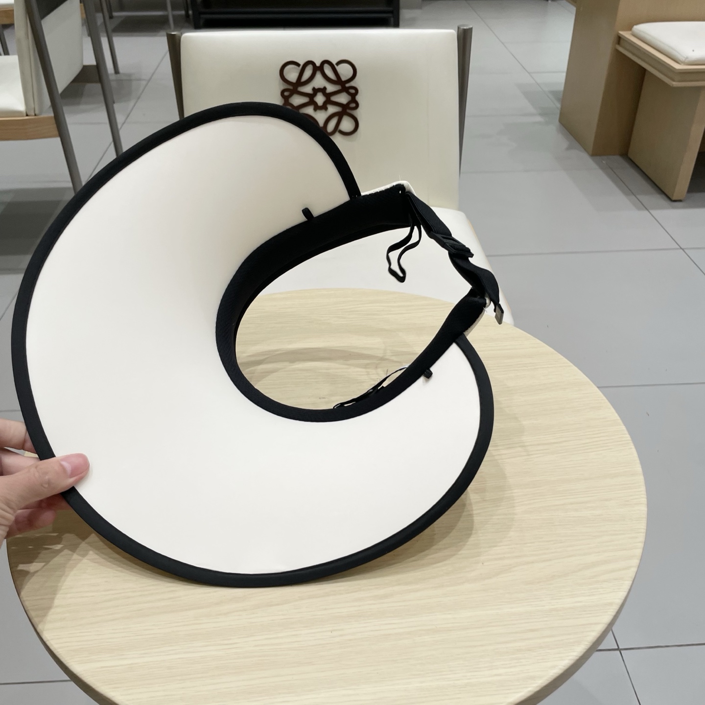  Chanel香奈儿发箍遮大檐阳帽 空顶草帽