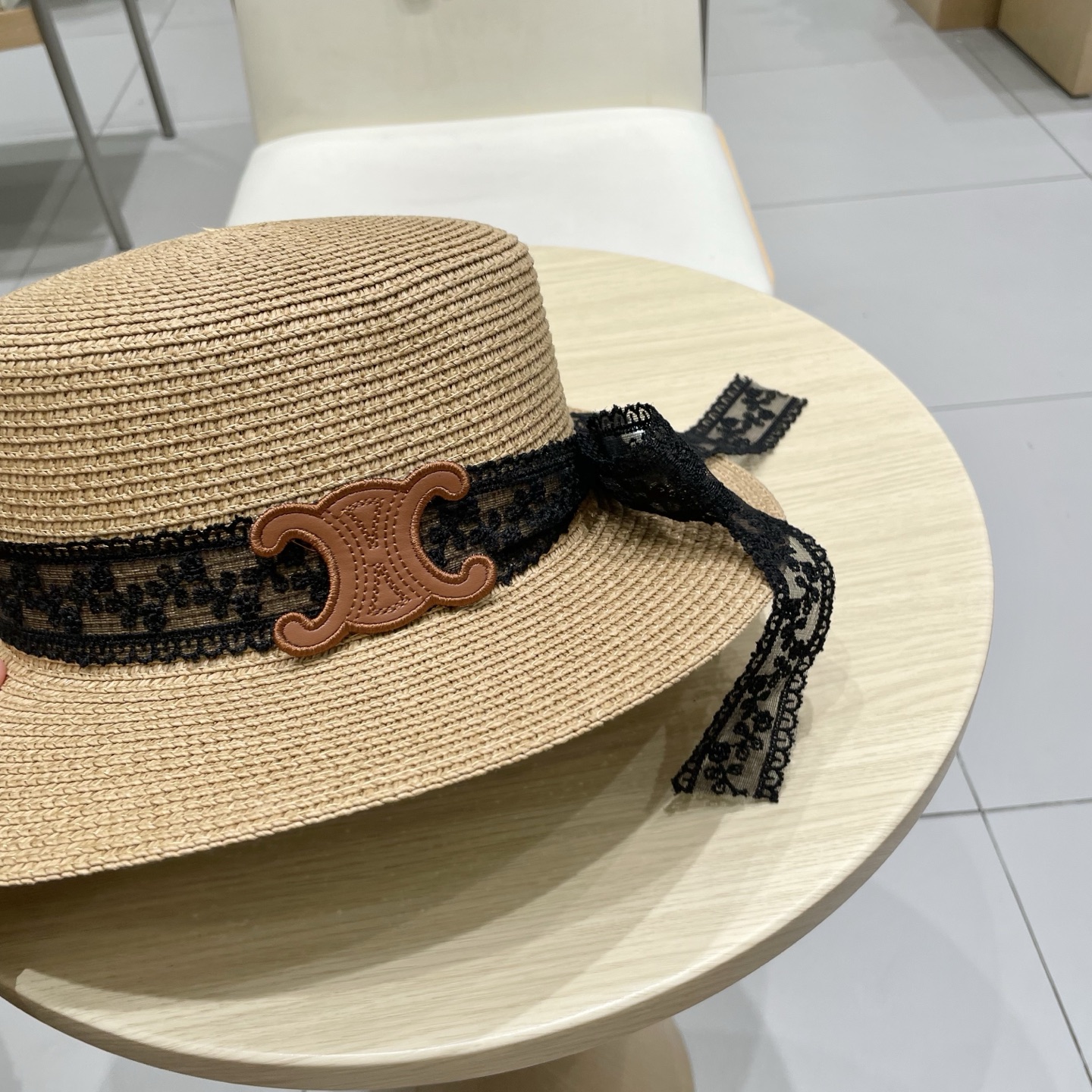  塞琳celine百搭蕾丝绑带蝴蝶结平顶草帽夏季出游遮阳防晒礼帽