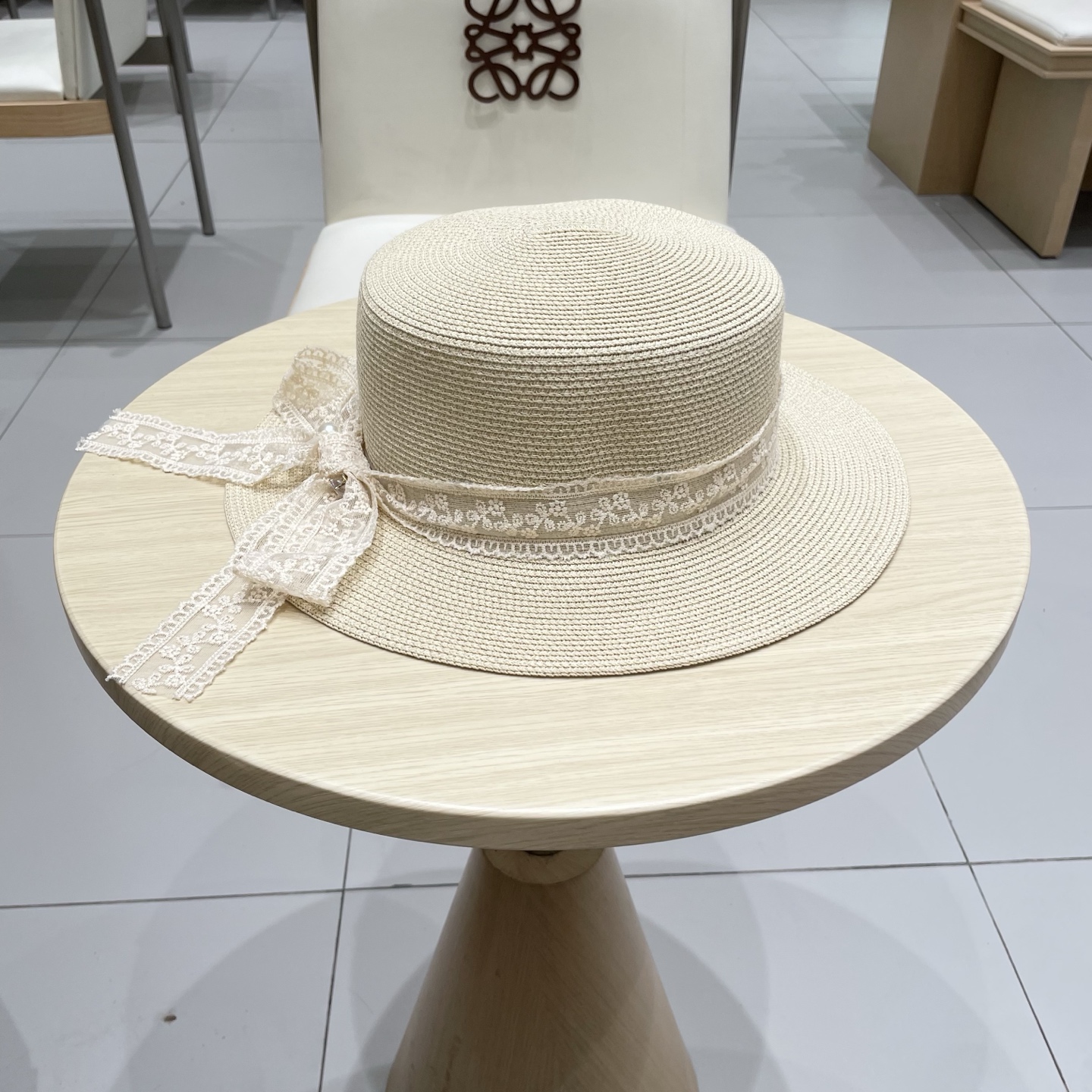  塞琳celine百搭蕾丝绑带蝴蝶结平顶草帽夏季出游遮阳防晒礼帽