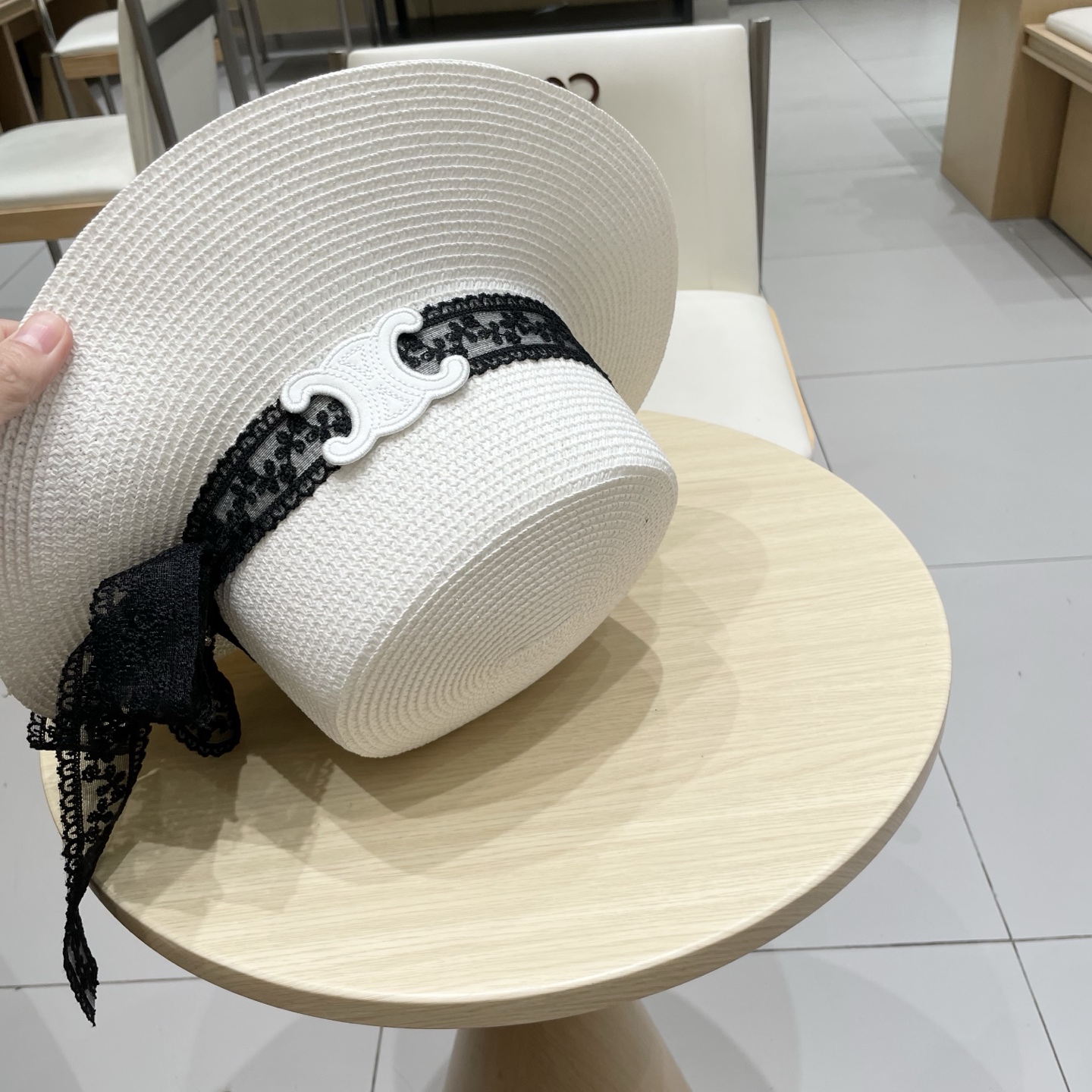  塞琳celine百搭蕾丝绑带蝴蝶结平顶草帽夏季出游遮阳防晒礼帽
