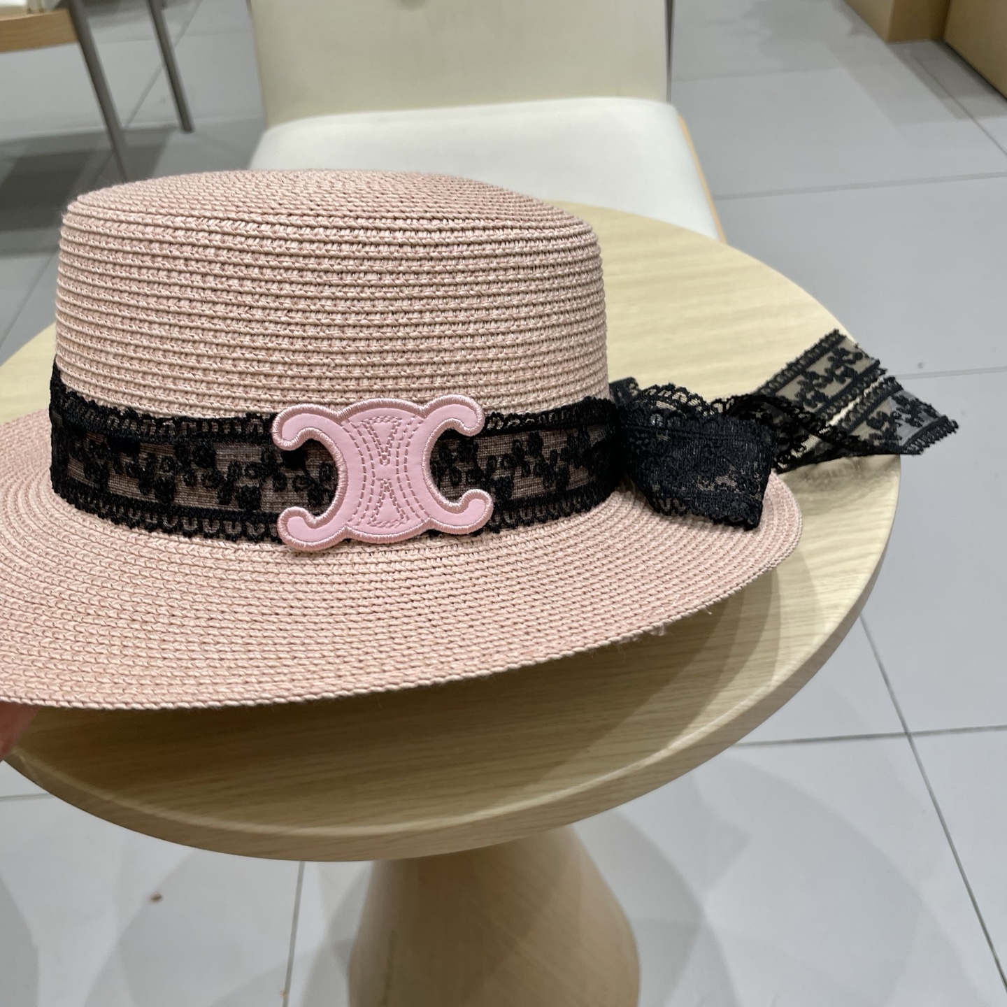  塞琳celine百搭蕾丝绑带蝴蝶结平顶草帽夏季出游遮阳防晒礼帽