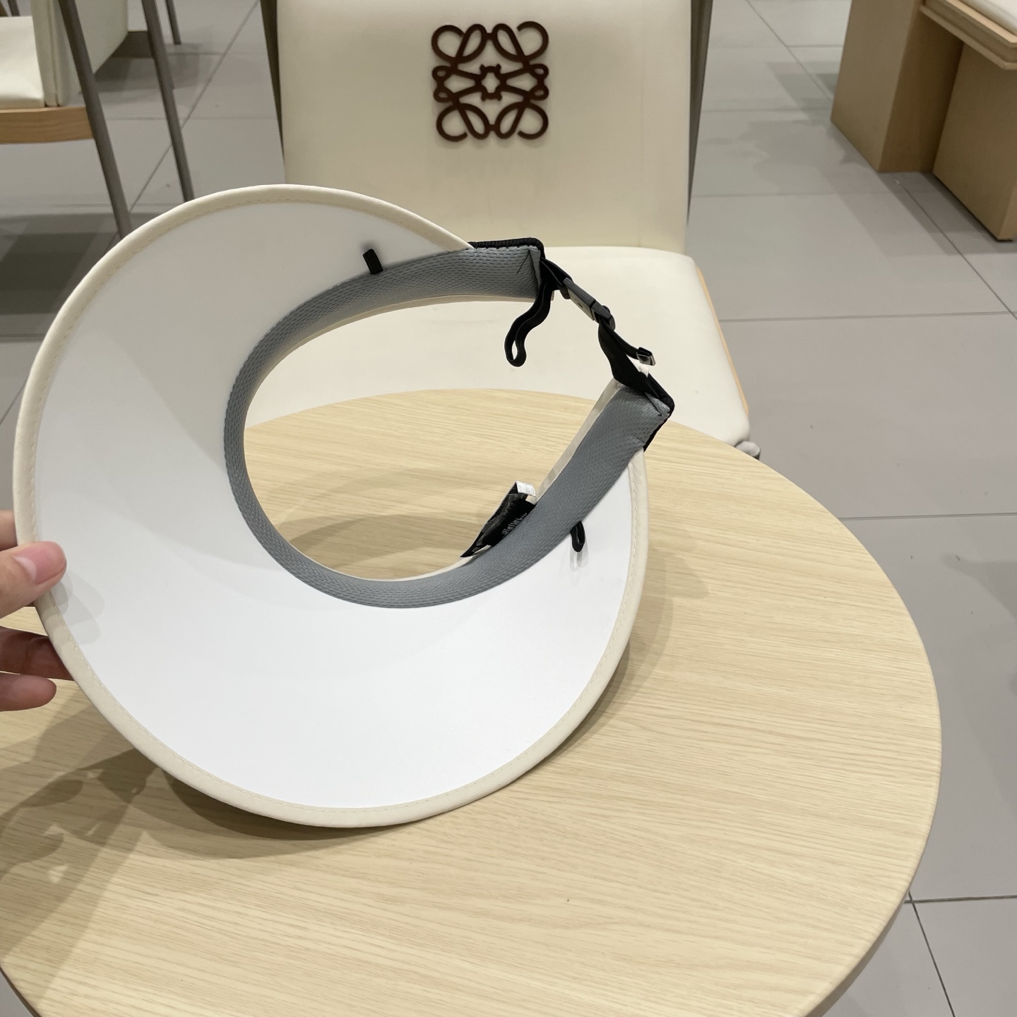  最新巴黎世家BALENCIAGA，空顶遮阳帽，最好品质的，休闲大方，大家自己对比哦