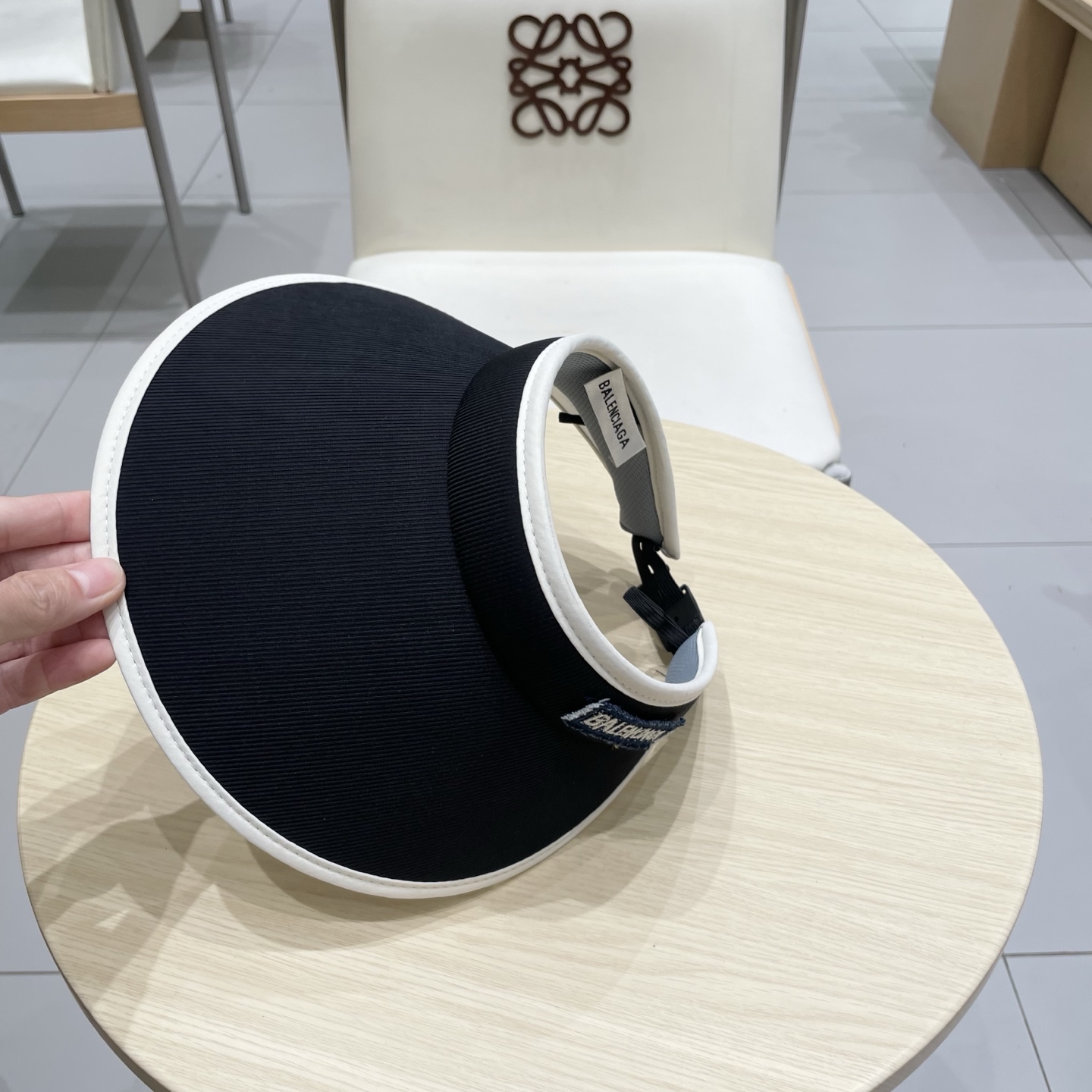  最新巴黎世家BALENCIAGA，空顶遮阳帽，最好品质的，休闲大方，大家自己对比哦