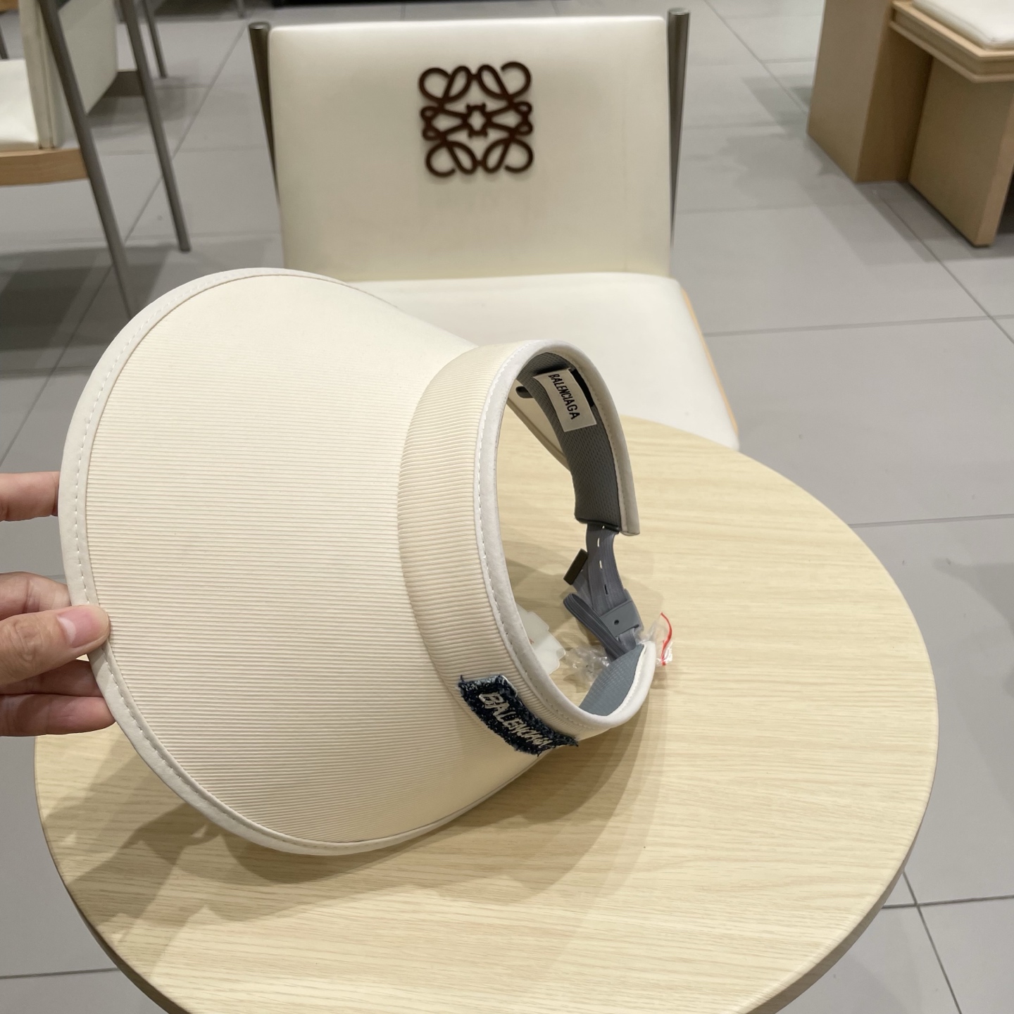  最新巴黎世家BALENCIAGA，空顶遮阳帽，最好品质的，休闲大方，大家自己对比哦