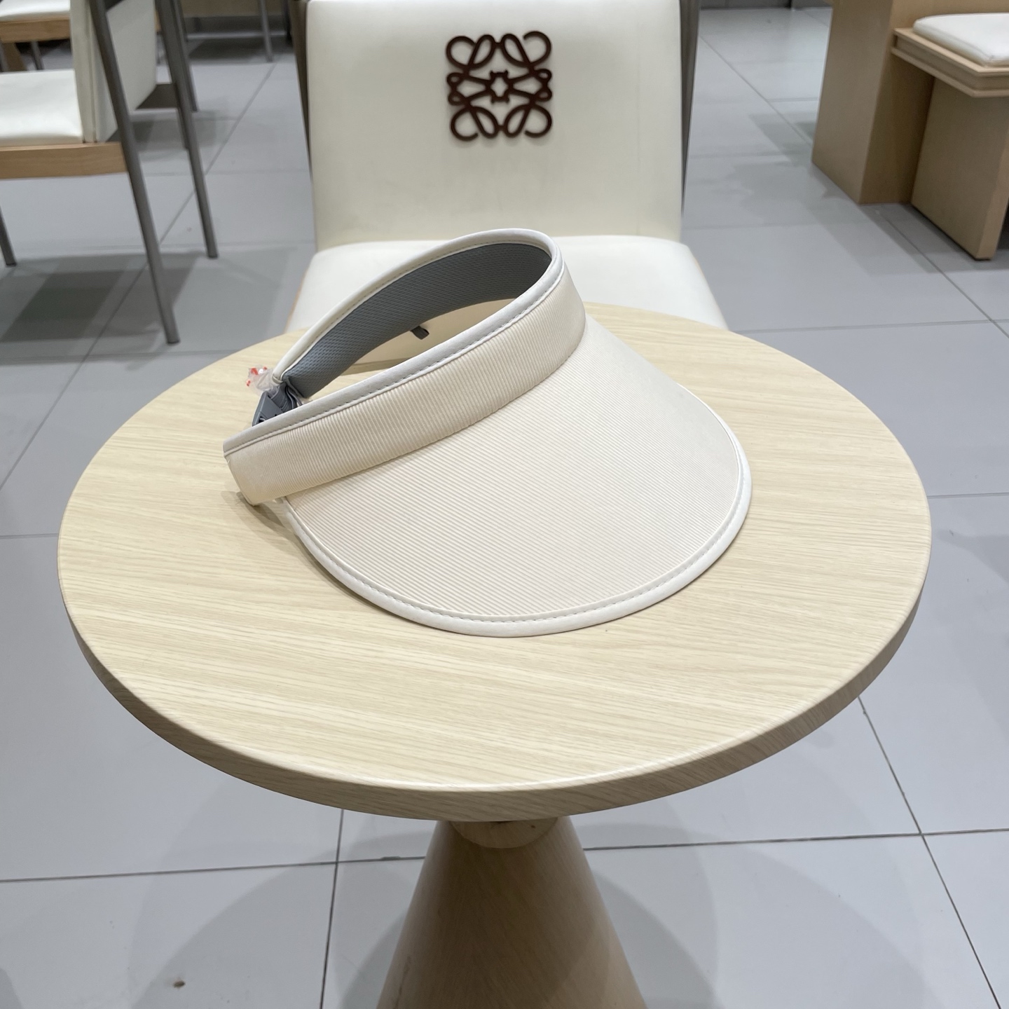  最新巴黎世家BALENCIAGA，空顶遮阳帽，最好品质的，休闲大方，大家自己对比哦