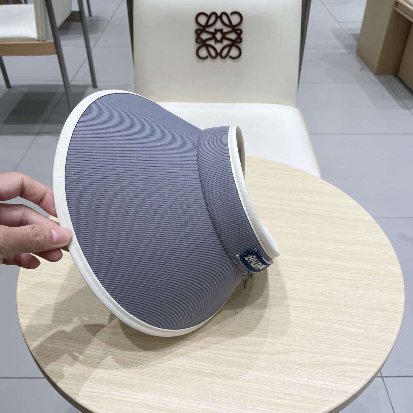  最新巴黎世家BALENCIAGA，空顶遮阳帽，最好品质的，休闲大方，大家自己对比哦