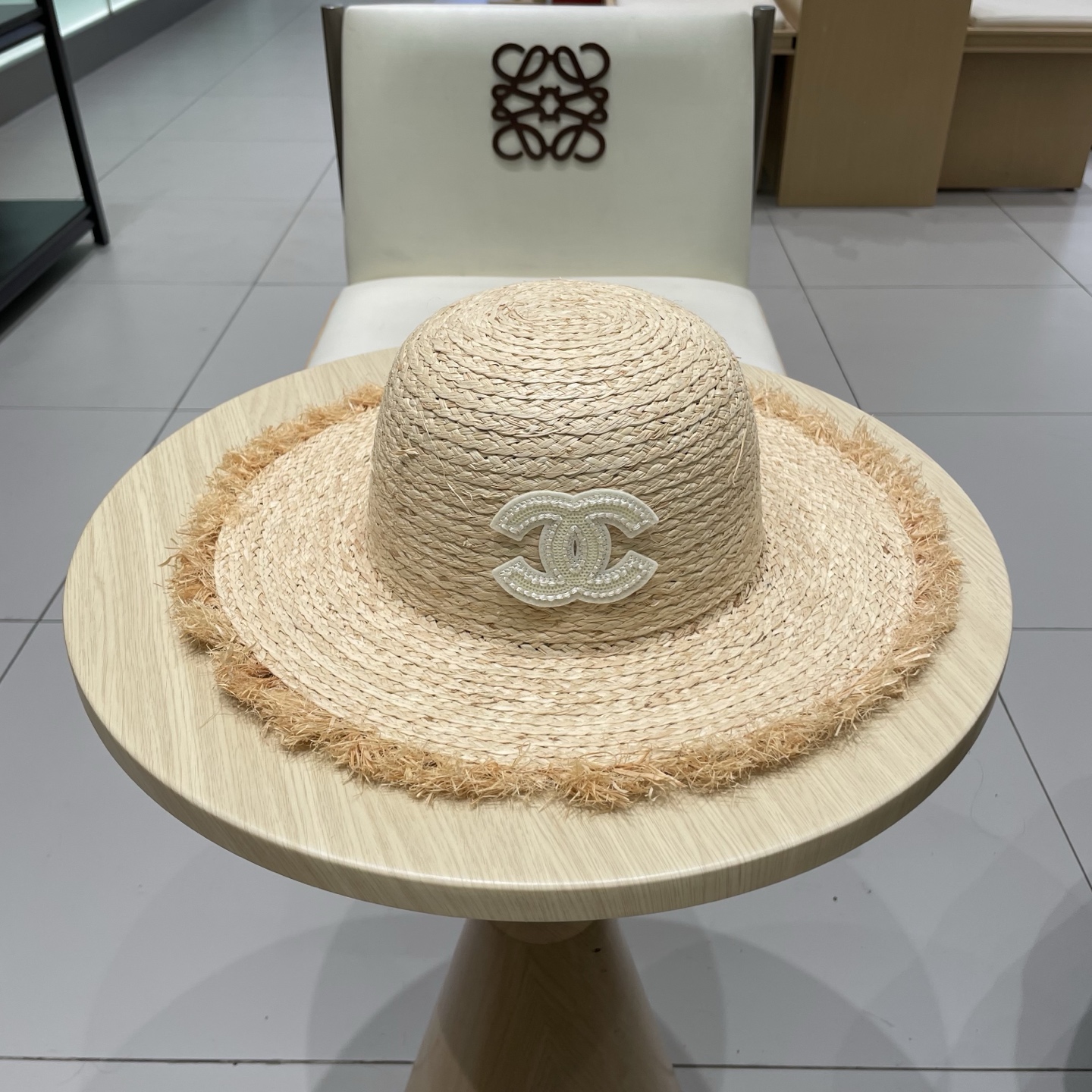 NO:357238,Chanel Chanel Rafi Straw Hat, head circumference 57cm hat, straw hat, fisherman hat, baseball hat, hat, chanel, chanel, espadrilles, hatsChanel香奈儿拉菲草帽,头围57cm帽子草帽渔夫帽棒球帽,帽子,chanel,chanel,espadrilles,hats,hat