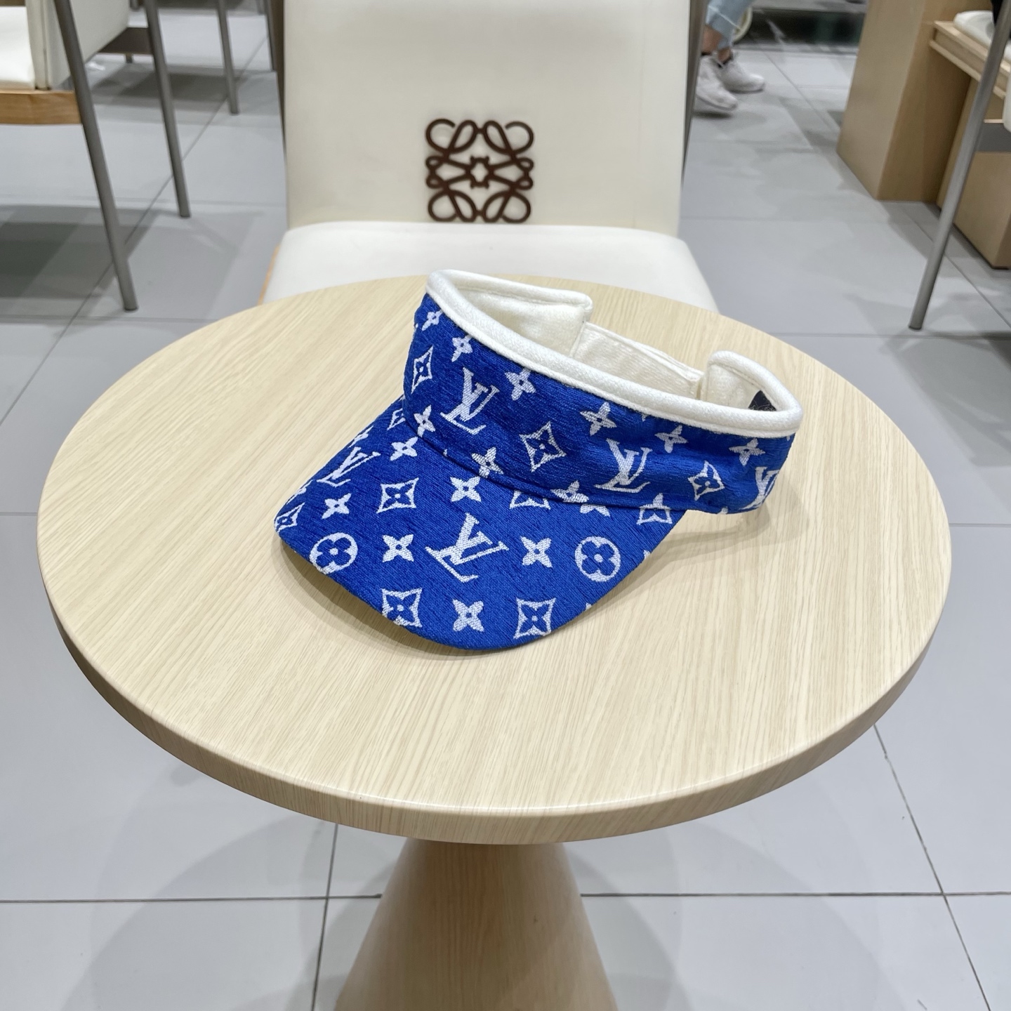  LV路易威登原单刺绣空顶遮阳帽 专柜热卖款纯棉内里，轻盈透气。完美版型，对格精准无误，原厂品质，独家实