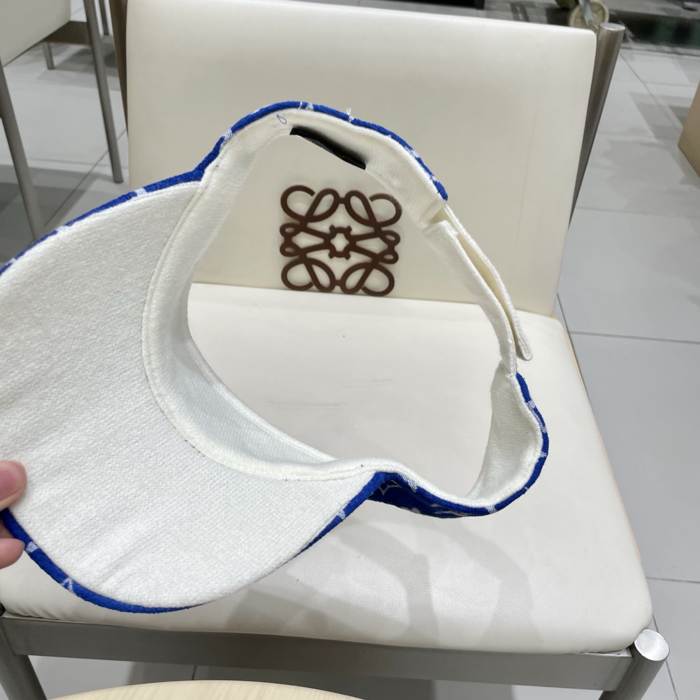  LV路易威登原单刺绣空顶遮阳帽 专柜热卖款纯棉内里，轻盈透气。完美版型，对格精准无误，原厂品质，独家实