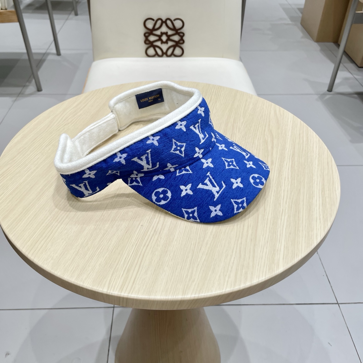  LV路易威登原单刺绣空顶遮阳帽 专柜热卖款纯棉内里，轻盈透气。完美版型，对格精准无误，原厂品质，独家实