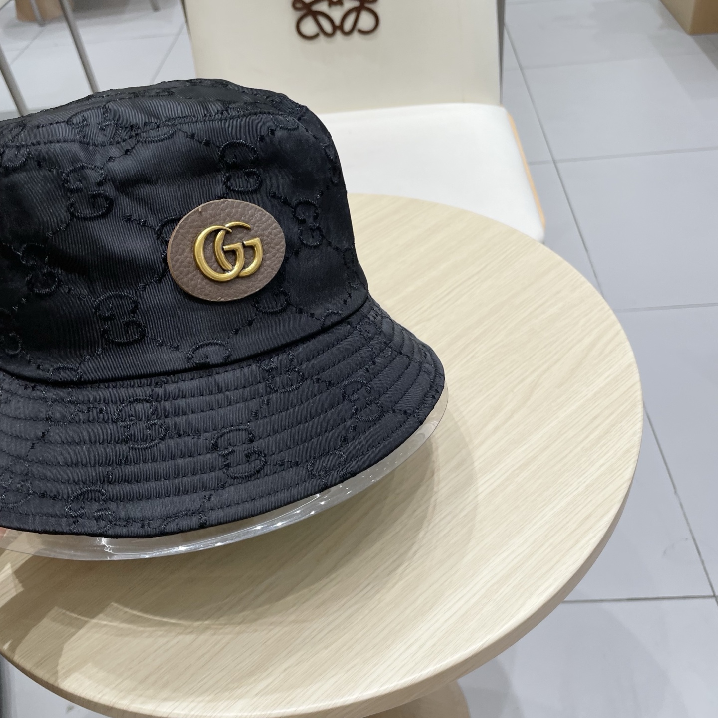 原单品质
GUCCI古奇渔夫帽👒官网新品Gucci渔夫帽火爆来袭 工艺非常精美 高档大气上档次！低调奢华