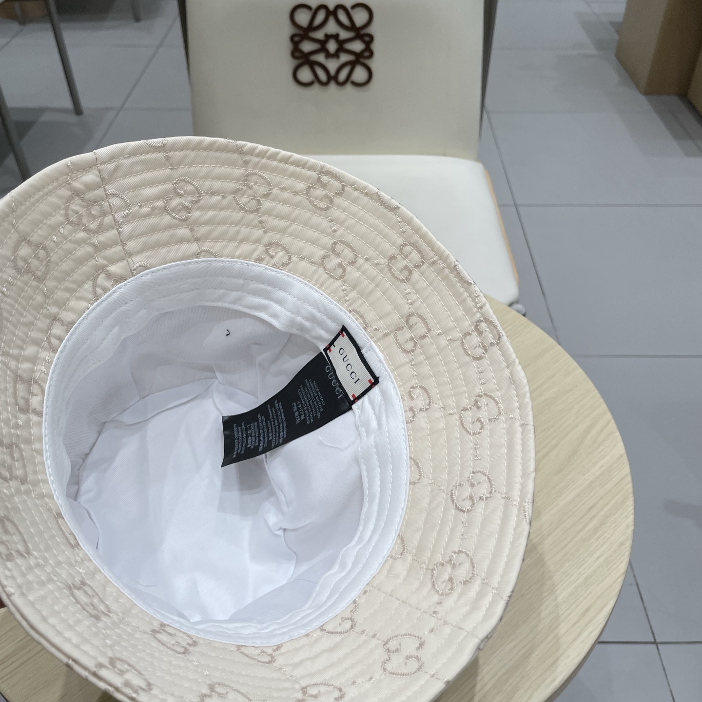 原单品质
GUCCI古奇渔夫帽👒官网新品Gucci渔夫帽火爆来袭 工艺非常精美 高档大气上档次！低调奢华