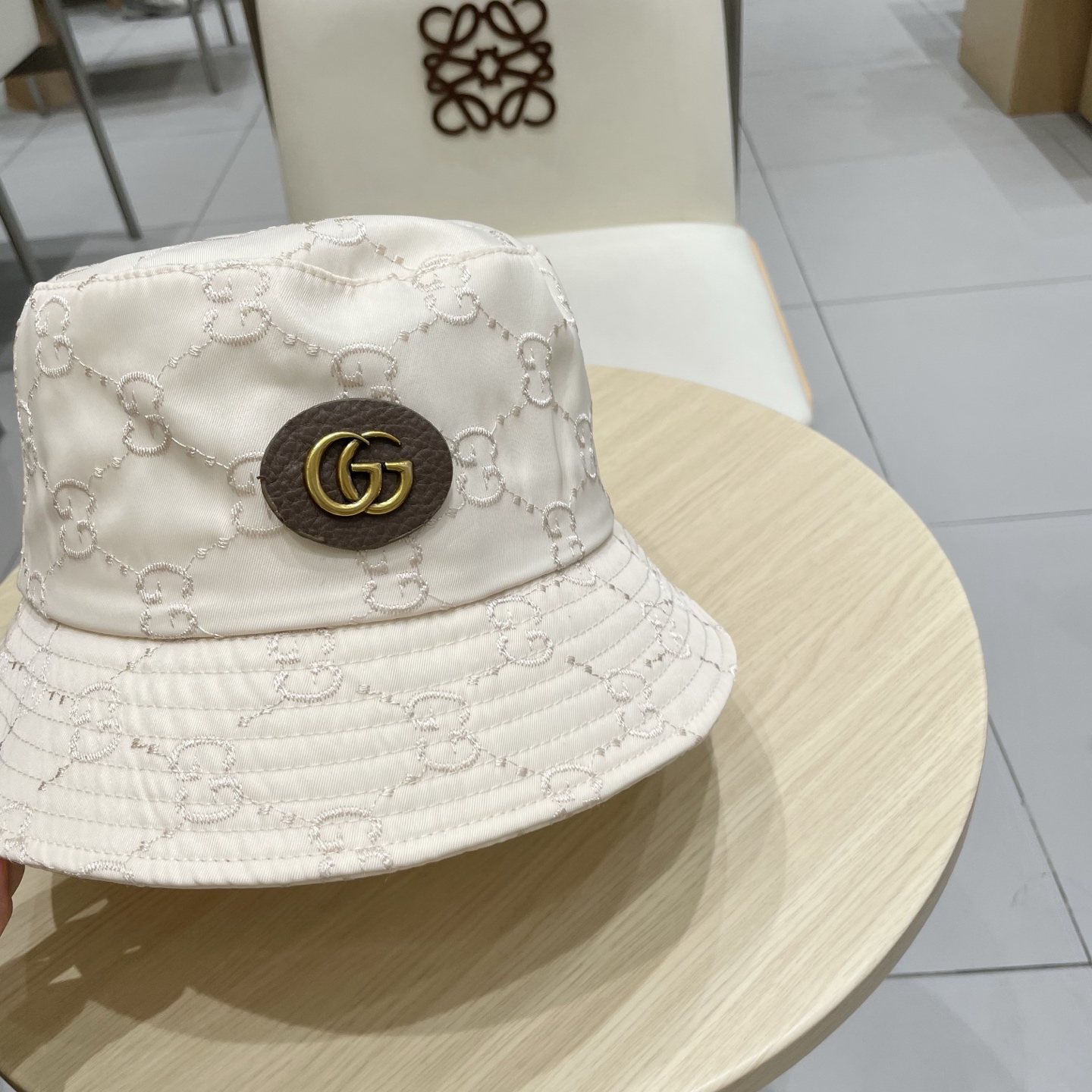 原单品质
GUCCI古奇渔夫帽👒官网新品Gucci渔夫帽火爆来袭 工艺非常精美 高档大气上档次！低调奢华