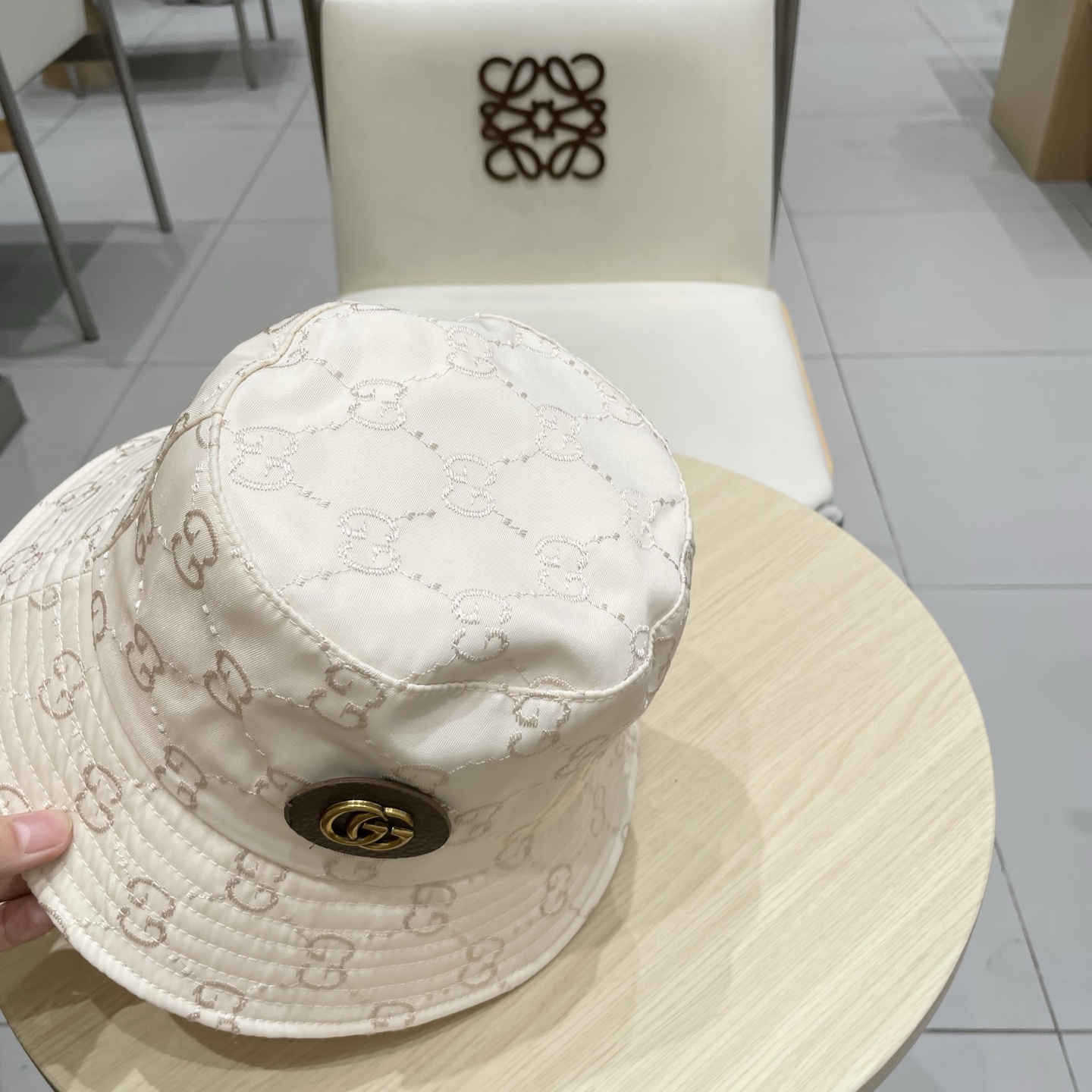 原单品质
GUCCI古奇渔夫帽👒官网新品Gucci渔夫帽火爆来袭 工艺非常精美 高档大气上档次！低调奢华