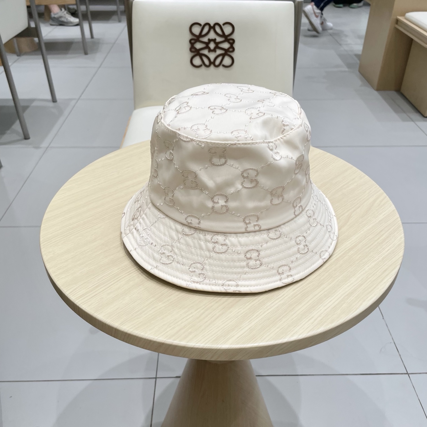 原单品质
GUCCI古奇渔夫帽👒官网新品Gucci渔夫帽火爆来袭 工艺非常精美 高档大气上档次！低调奢华