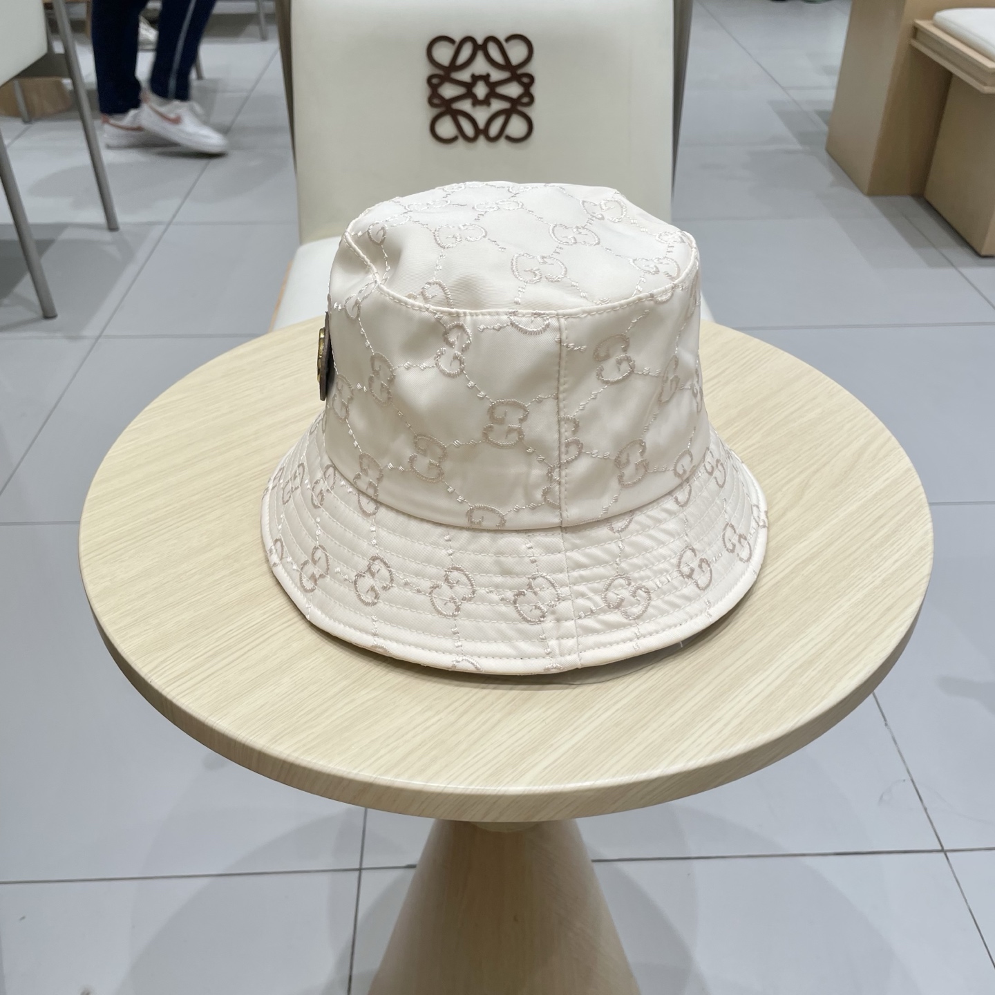 原单品质
GUCCI古奇渔夫帽👒官网新品Gucci渔夫帽火爆来袭 工艺非常精美 高档大气上档次！低调奢华