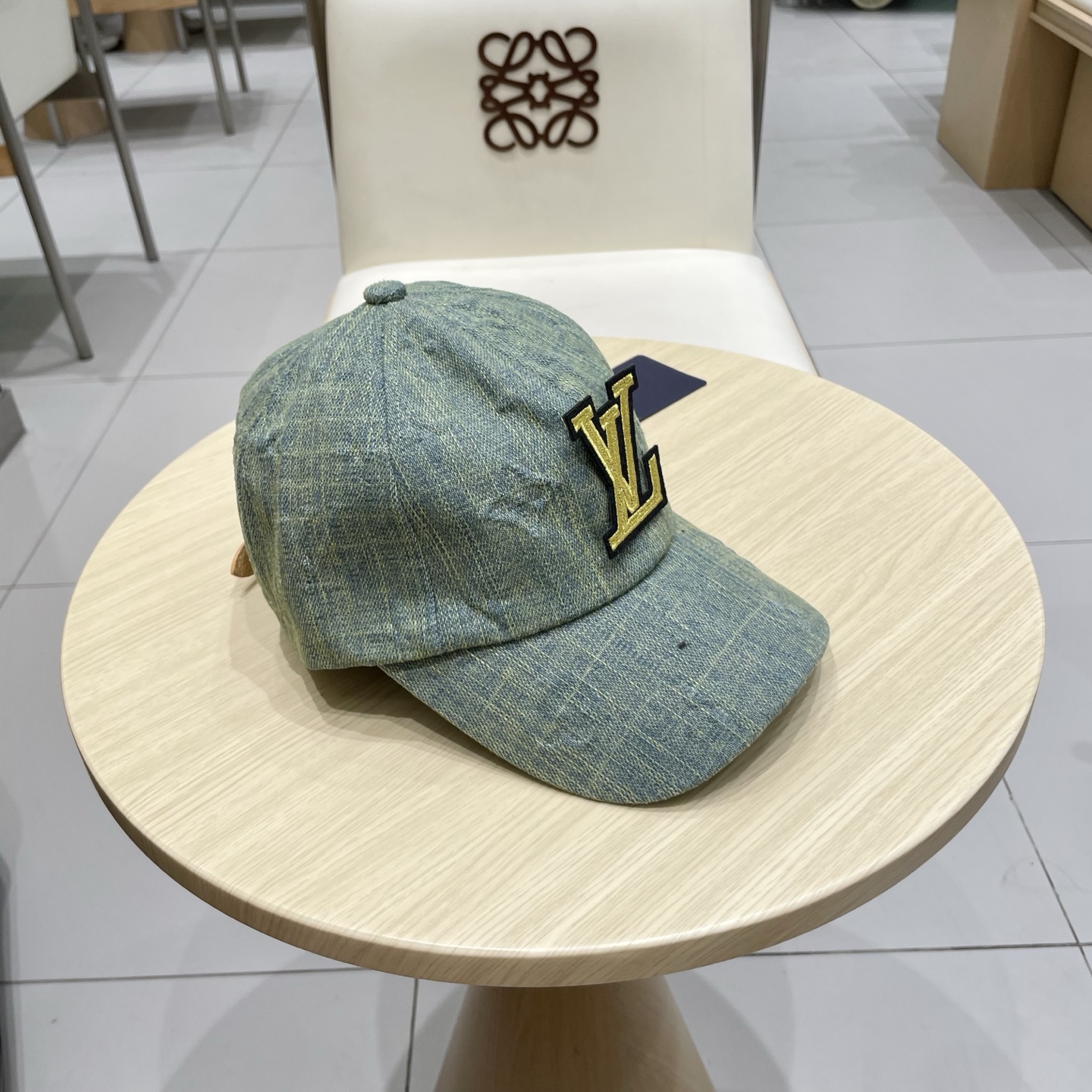  LV路易威登官网同步高版本 新款牛仔棒球帽🧢
火爆技术升级，洗水牛仔风街头风十足
更符合现在时尚小哥哥