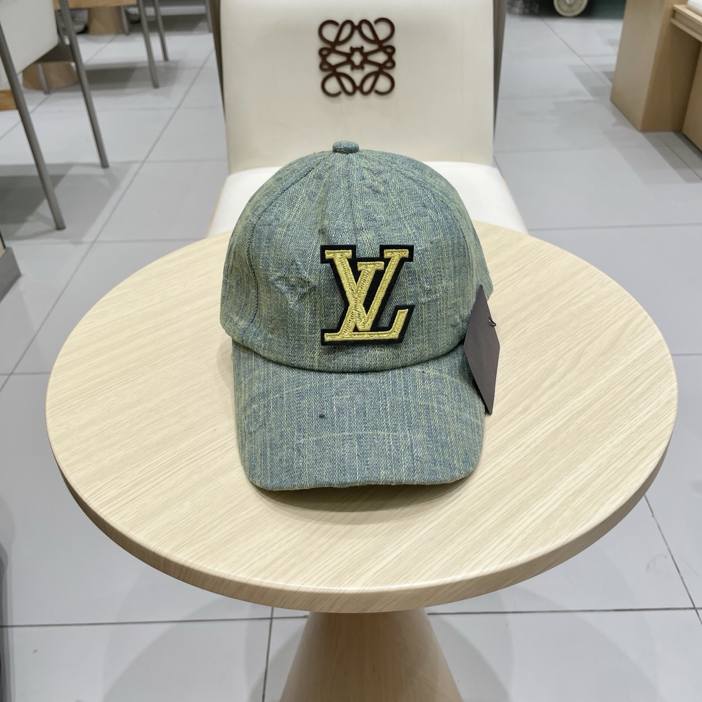 LV路易威登官网同步高版本 新款牛仔棒球帽🧢
火爆技术升级，洗水牛仔风街头风十足
更符合现在时尚小哥哥