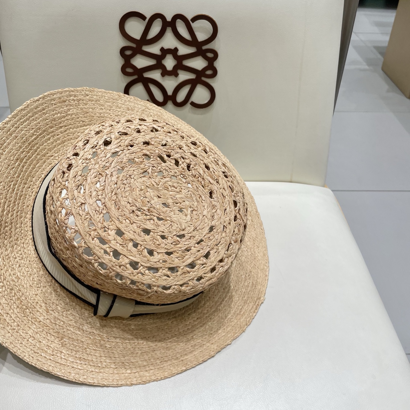  爱马仕 HERMES爱马仕新款拉菲草帽，走秀款、透气镂空设计，手工制做，头围57cm 沙滩必备！草本 