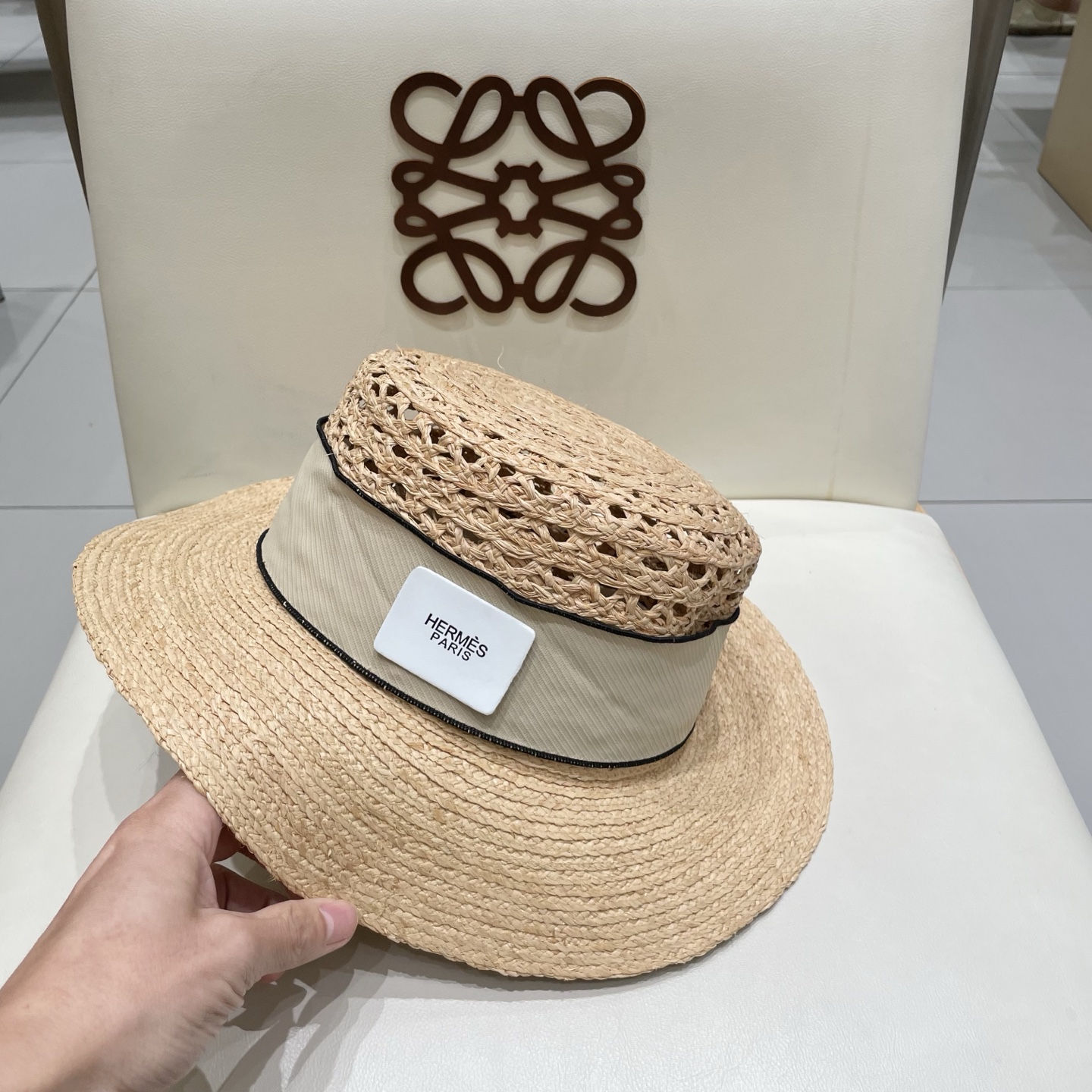  爱马仕 HERMES爱马仕新款拉菲草帽，走秀款、透气镂空设计，手工制做，头围57cm 沙滩必备！草本 