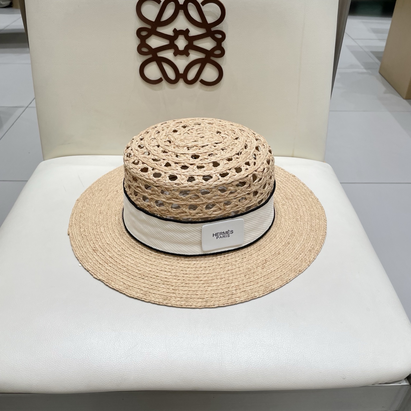  爱马仕 HERMES爱马仕新款拉菲草帽，走秀款、透气镂空设计，手工制做，头围57cm 沙滩必备！草本 