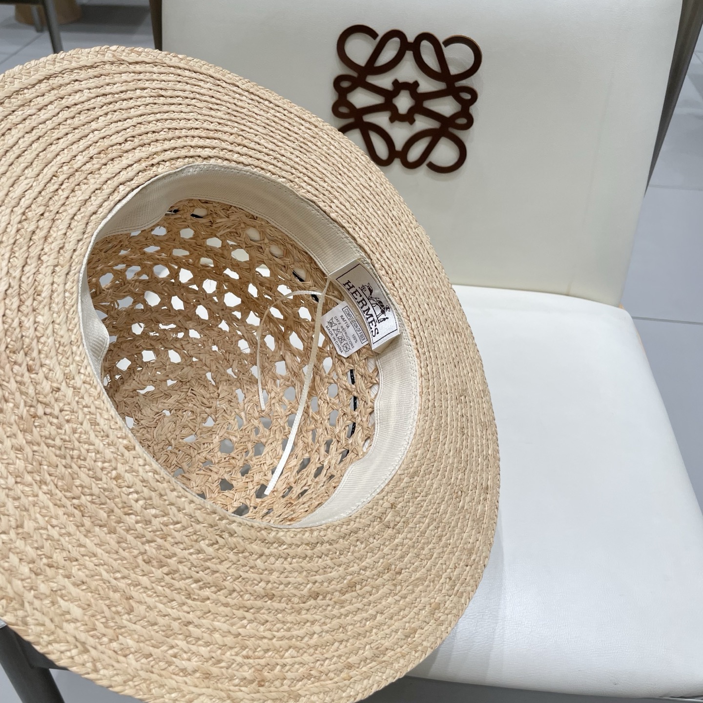  爱马仕 HERMES爱马仕新款拉菲草帽，走秀款、透气镂空设计，手工制做，头围57cm 沙滩必备！草本 